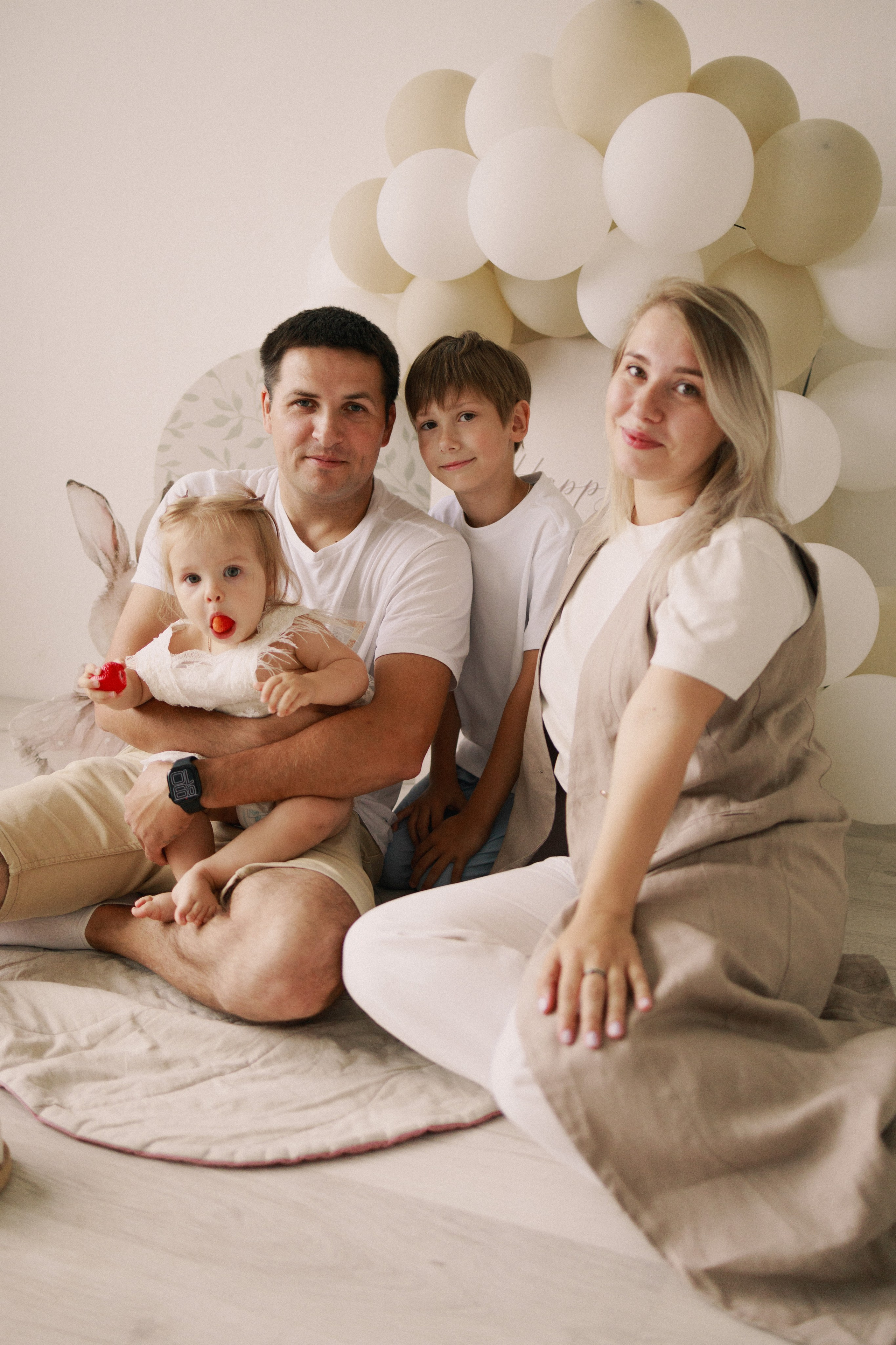 Семейная фотосъемка на годик. Семейный видеограф в Москве Элина Ладова