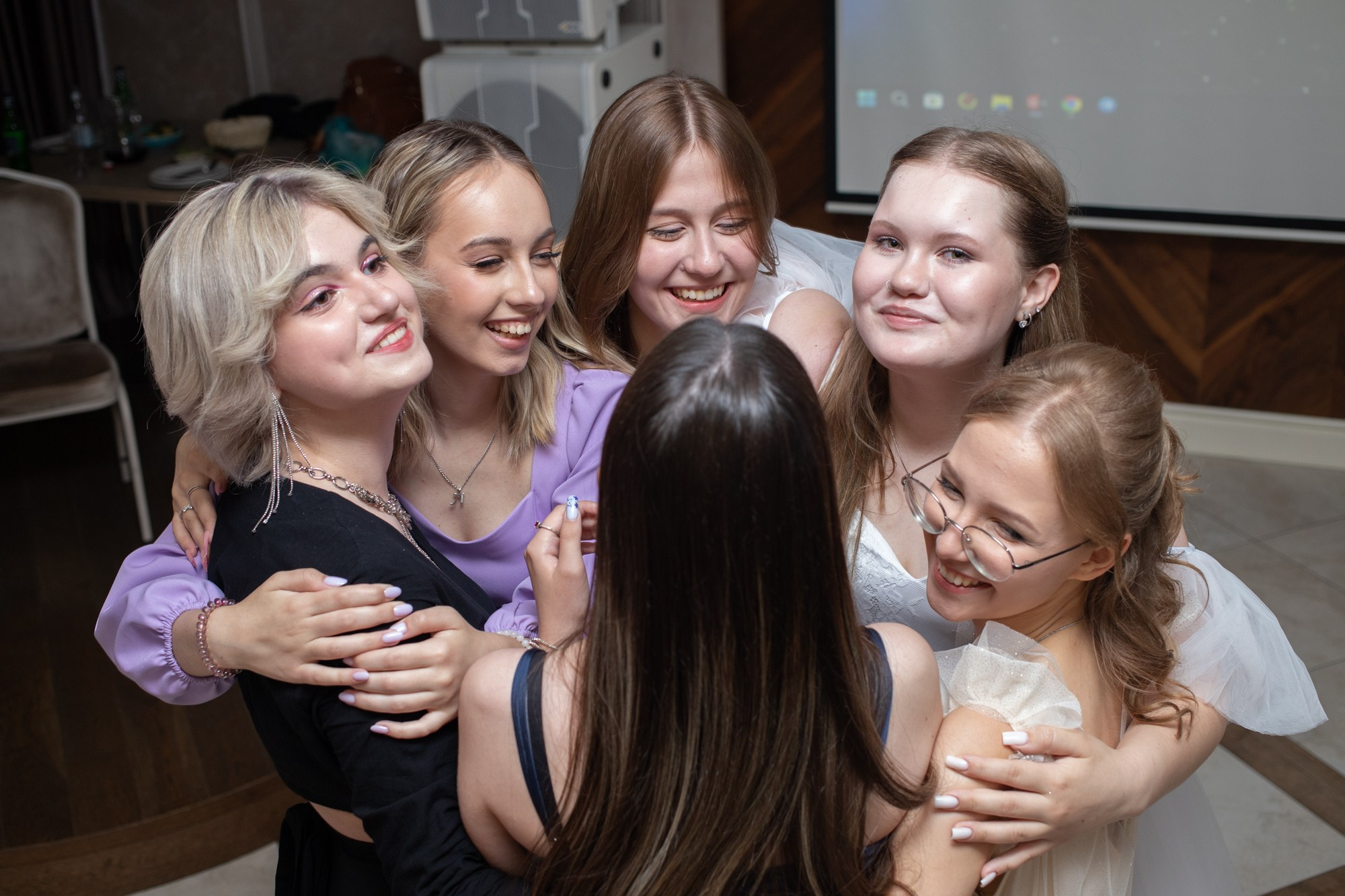 Выпускной 9-й класс. Репортажный, промышленный и маркетплейс-фотограф Дмитрий Чернат