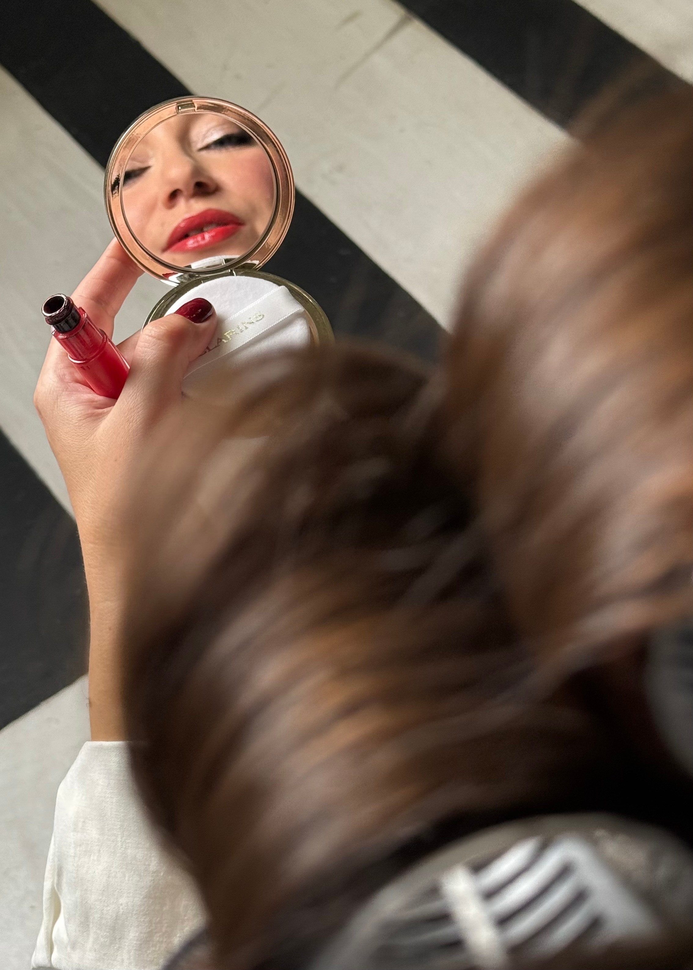 фото с отражением в зеркало 