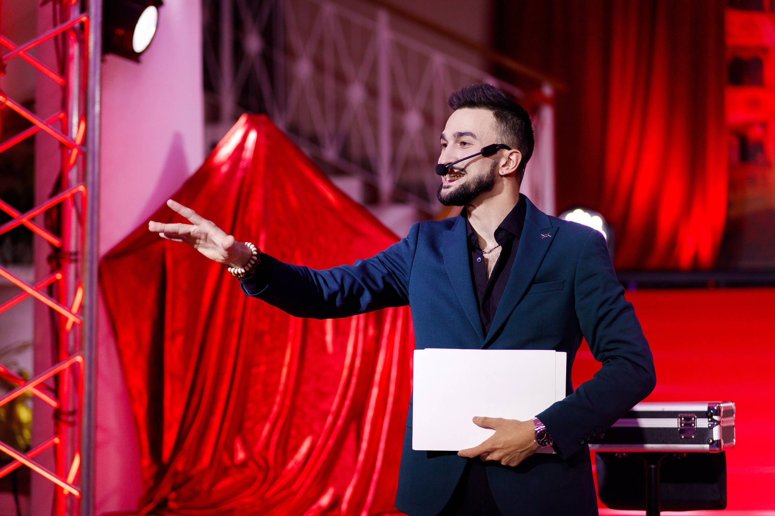 Награждение победителя конкурса «Учитель Года» г. Горнозаводск. Фотограф Дмитрий Молчанов | Фотограф Пермь | Фотограф