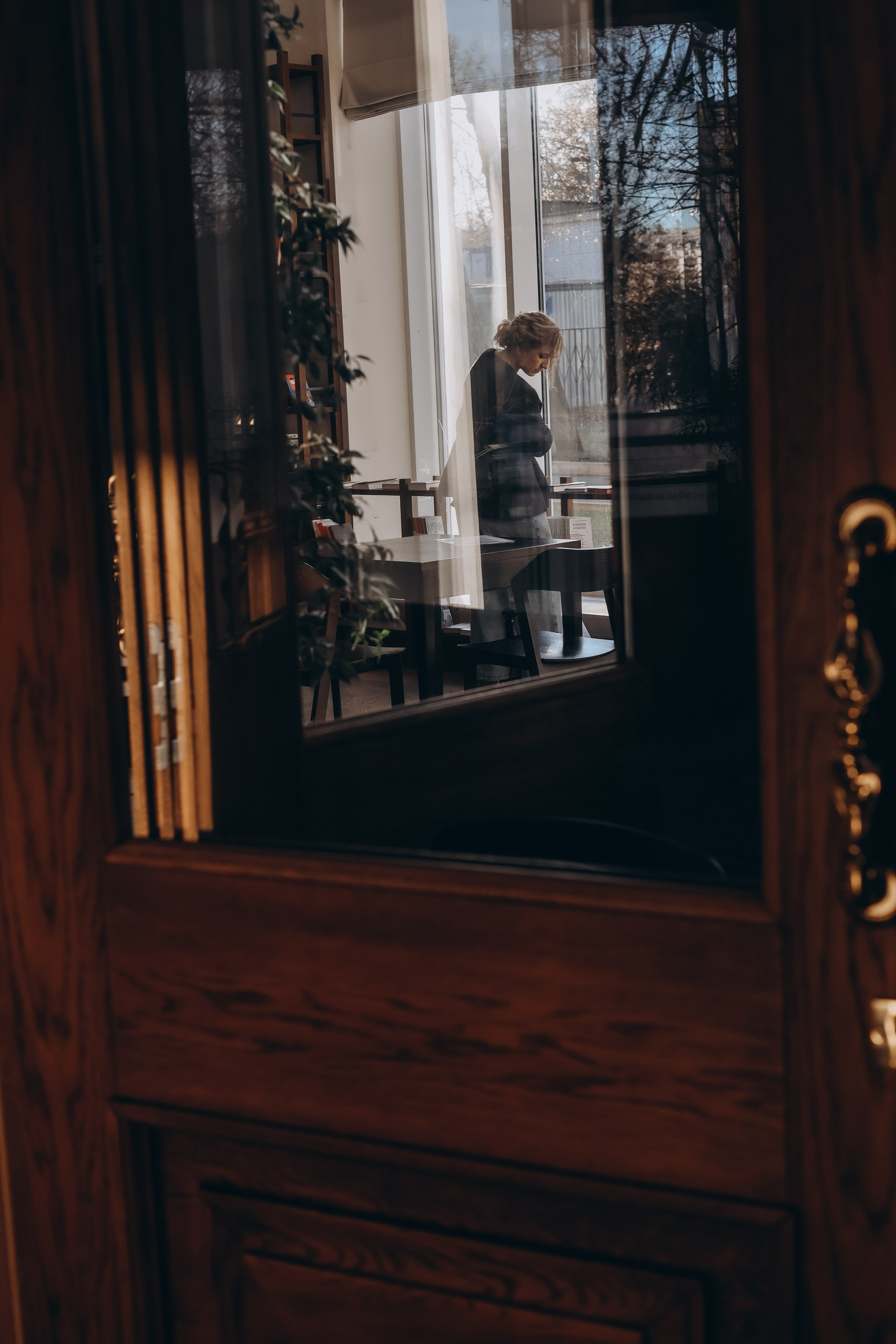 Яна и библиотека (репортажный портрет). Портретный и репортажный фотограф в Москве, Ольга Ларема