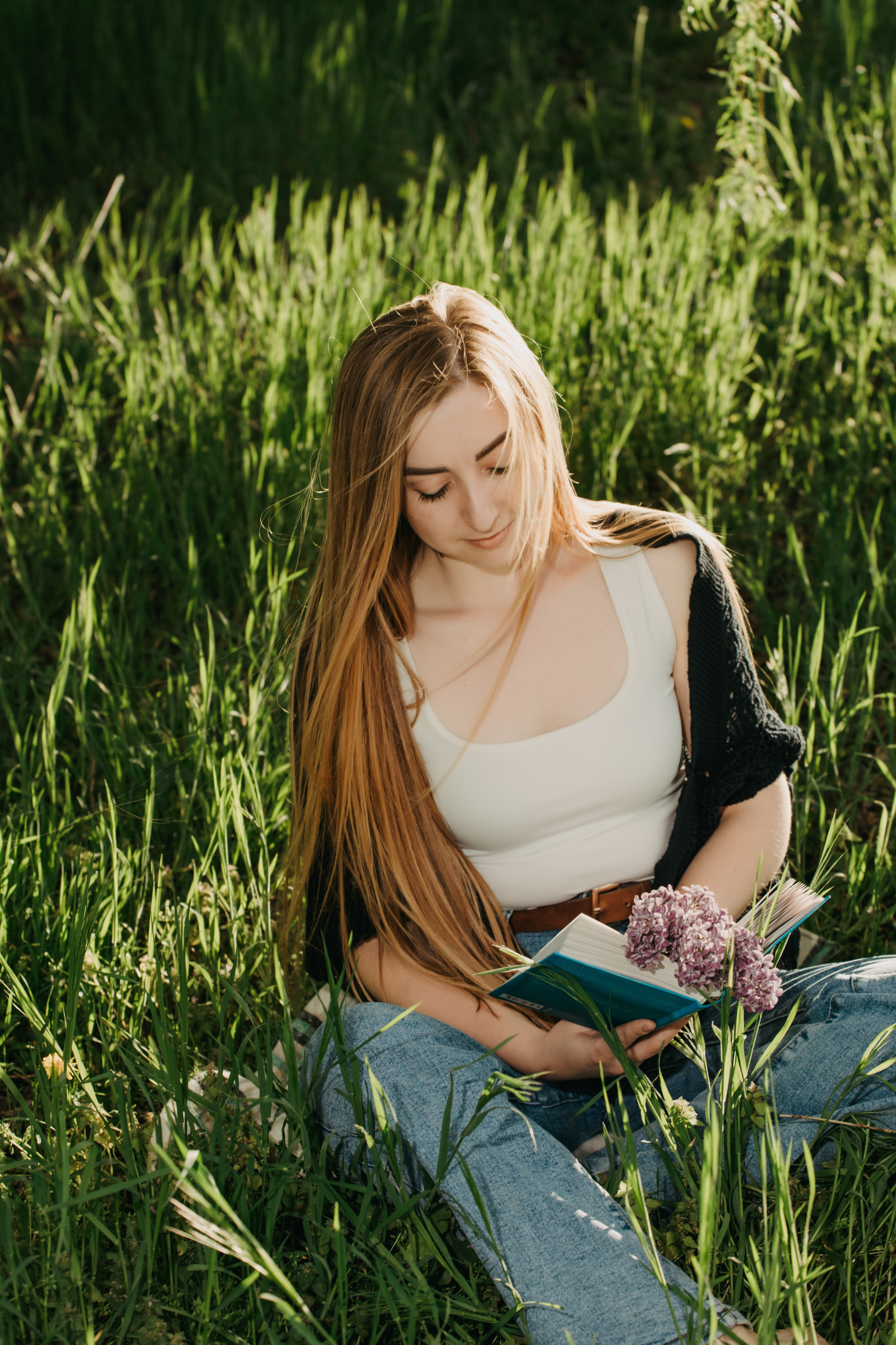 Женская фотосессия на природе с сиренью. Свадебный и семейный фотограф в Краснодарском крае Мария Данилкина