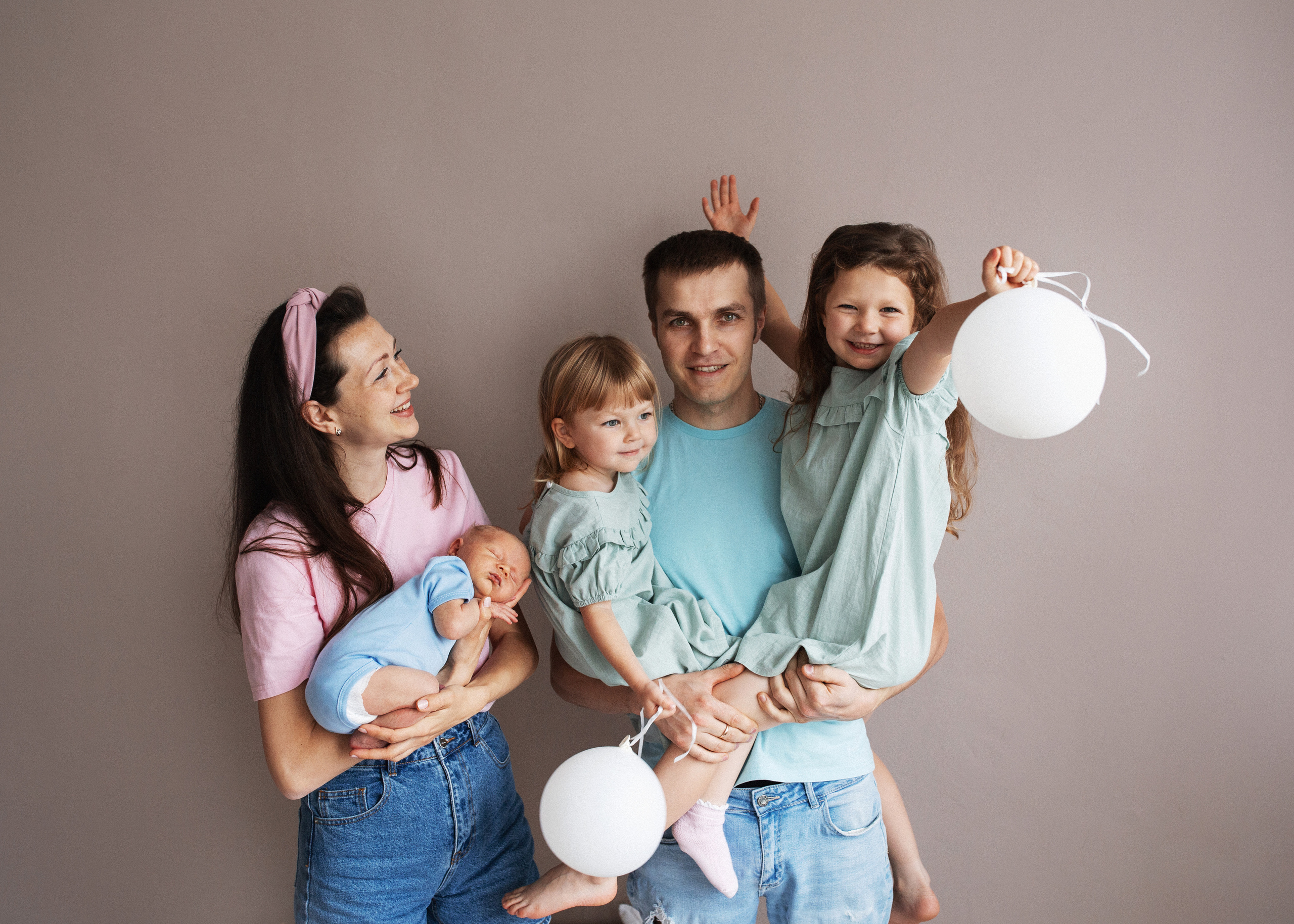 Семейная съёмка новорождённого lifestyle (студия)