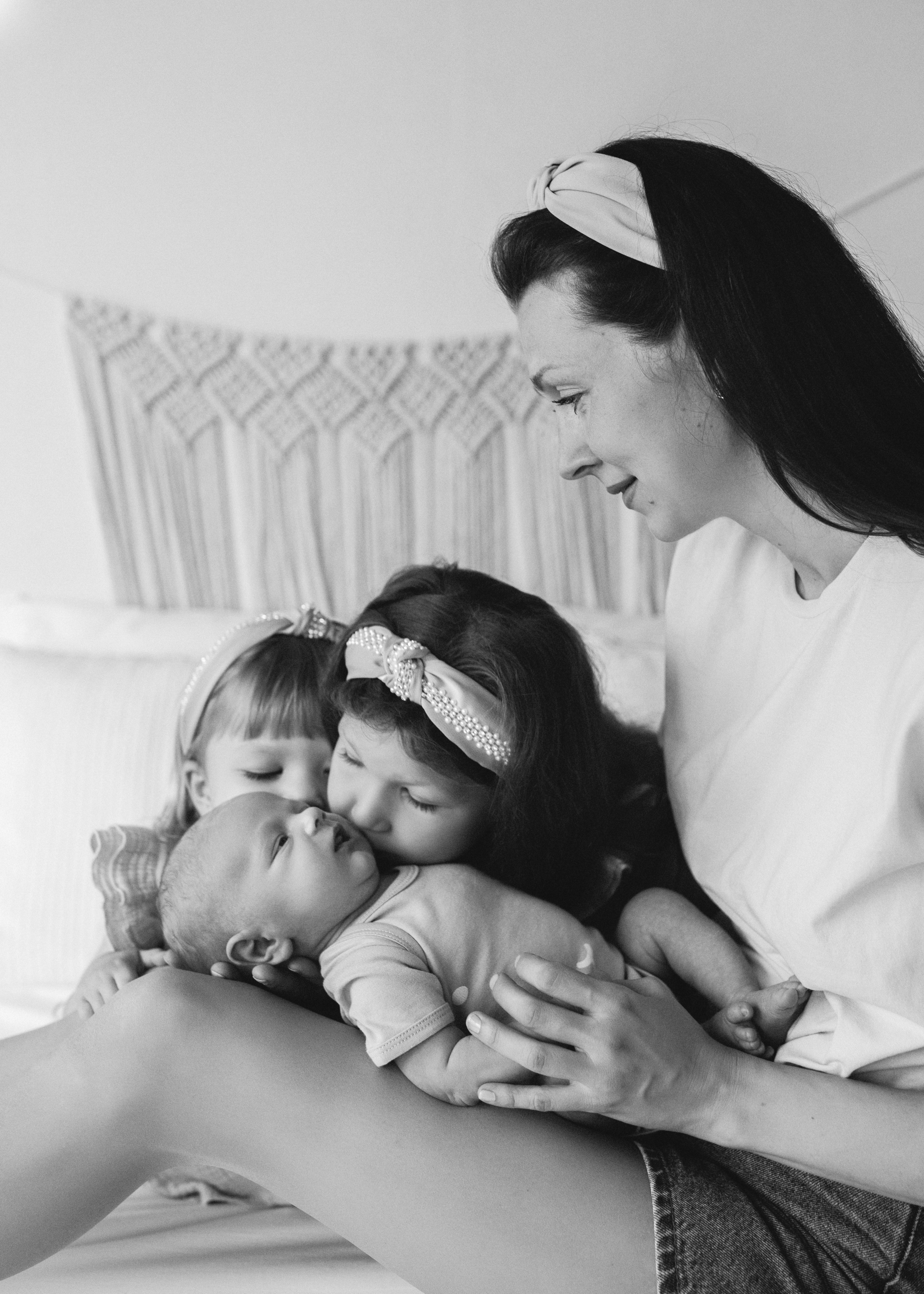 Семейная съёмка новорождённого lifestyle (студия)