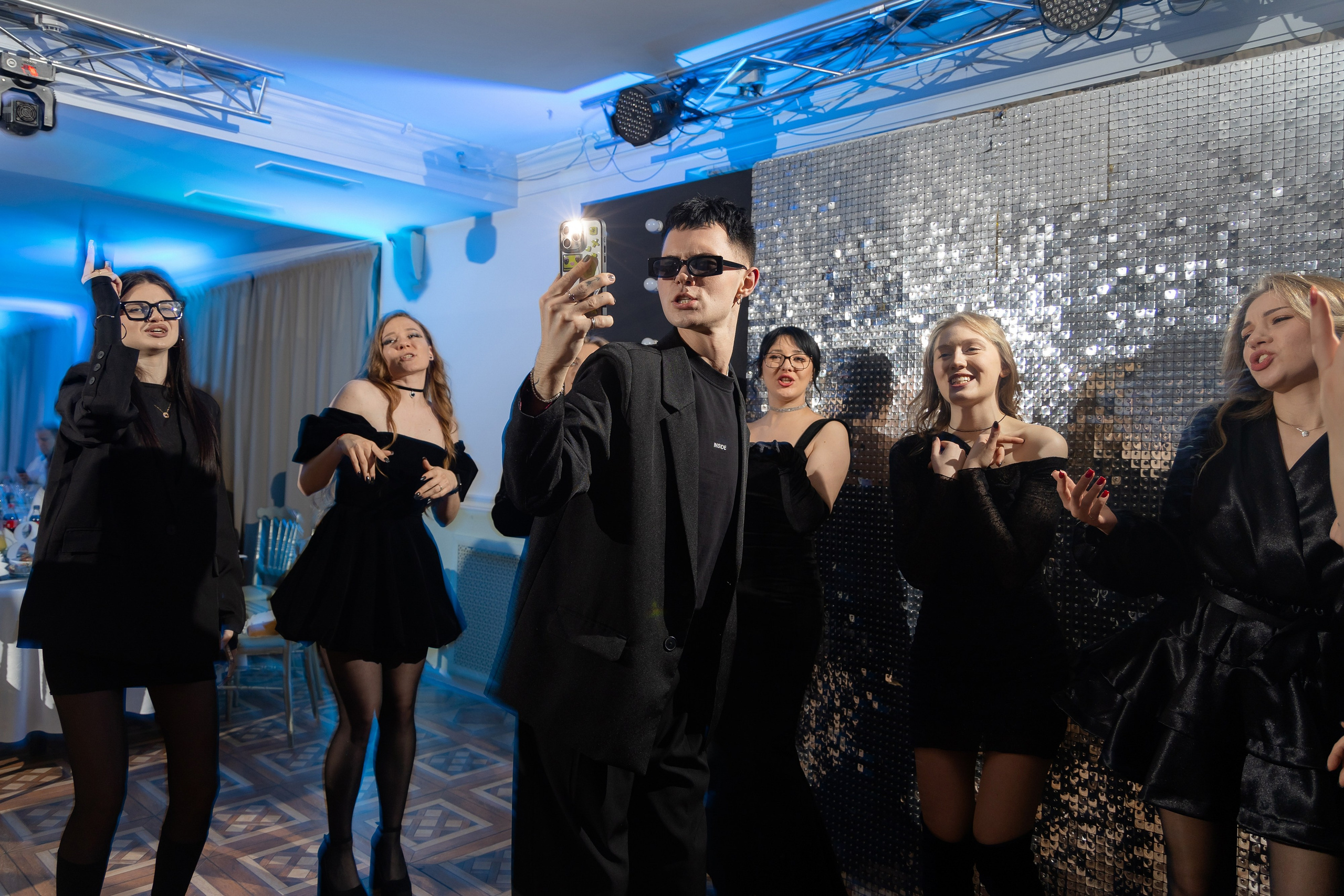 Корпоративная фотосъемка для кафе GARAGE | Новый год 2025 | Минск. Свадебный фотограф в Минске/Беларуси Сергей Спиридонов