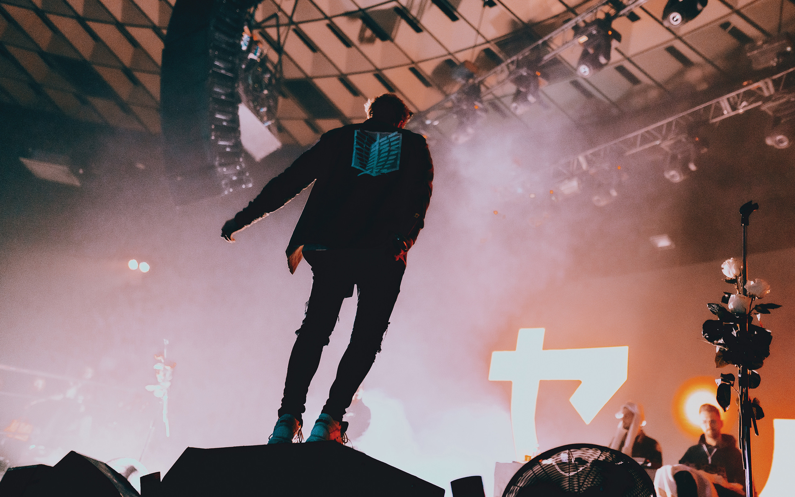 PLAYINGTHEANGEL. OPSHI PHOTO