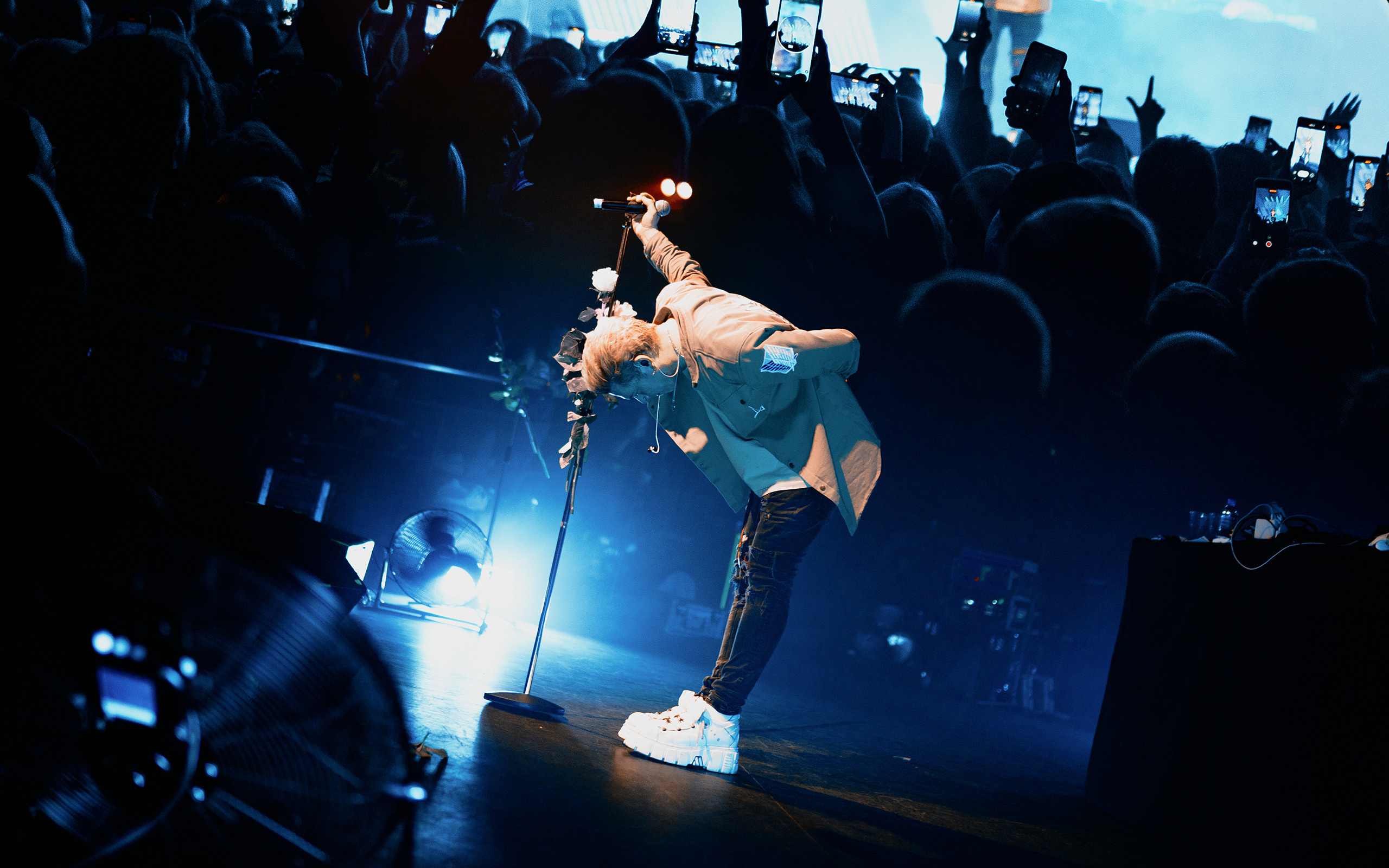 PLAYINGTHEANGEL. OPSHI PHOTO