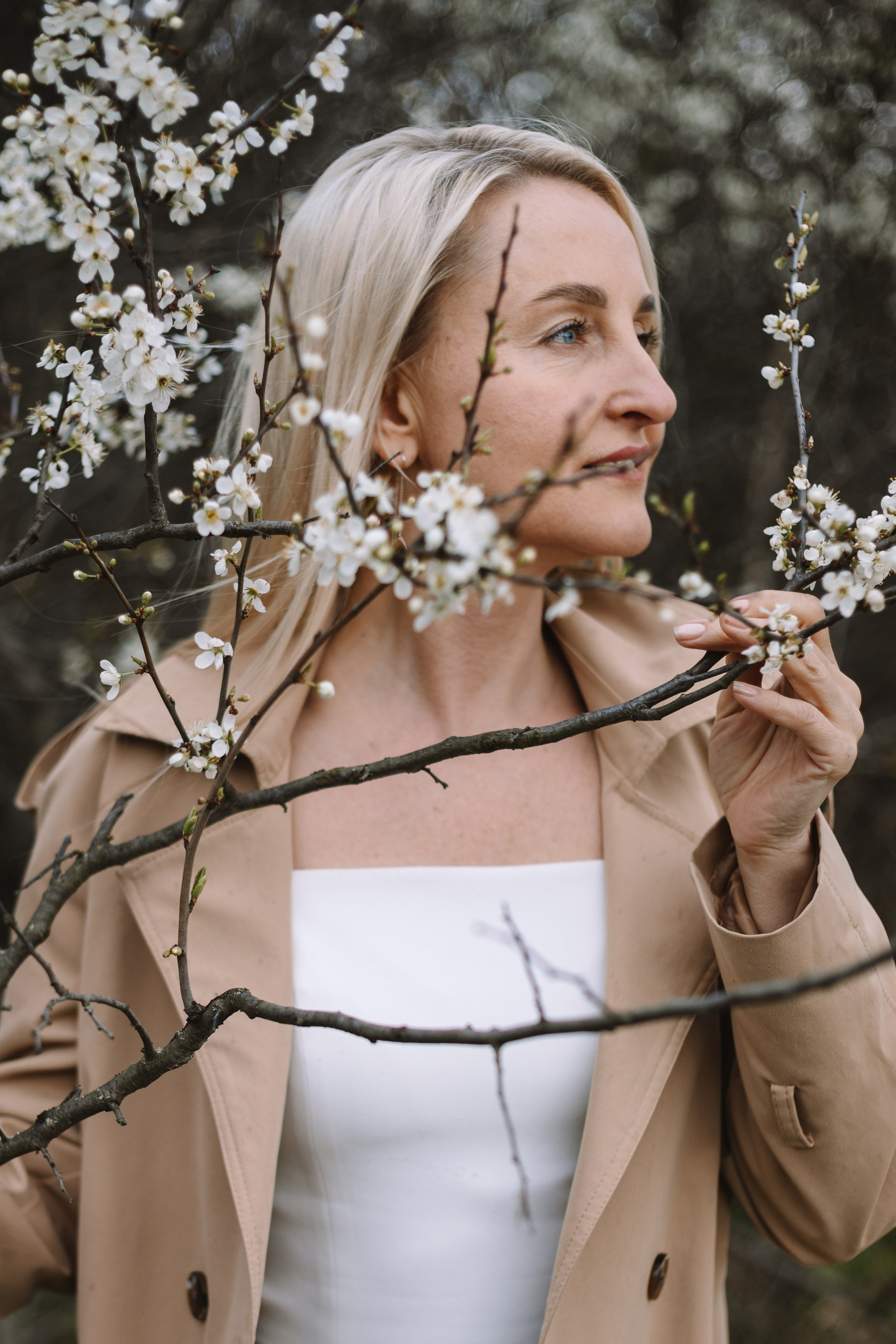 Прогулка в вишневом саду. Портретный фотограф в Иванове Ольга Гуральник