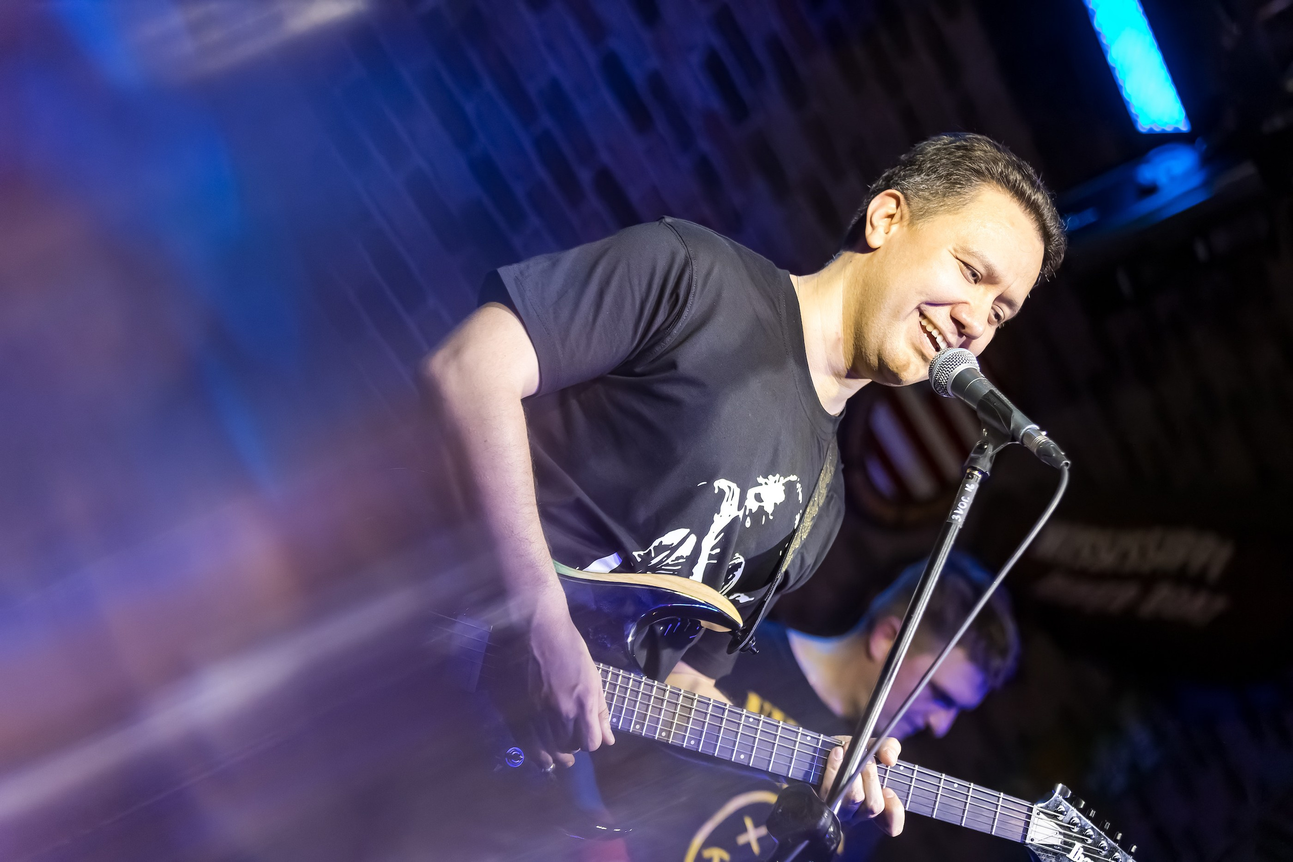 LifePub 29.03.2023. Московская кавер-группа BankBand