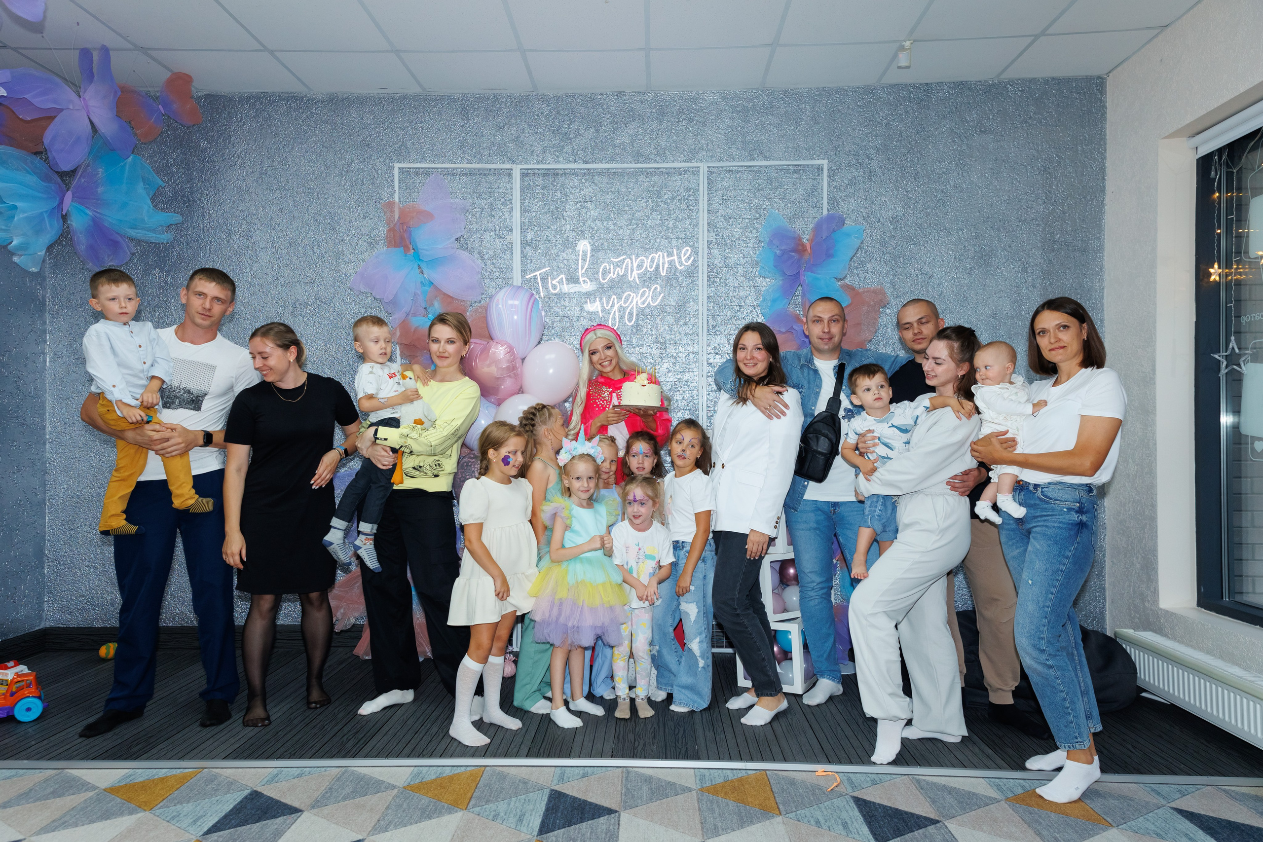 Детский лофт Алиса в стране чудес. Женский фотограф в Новосибирске Наталья Гресь