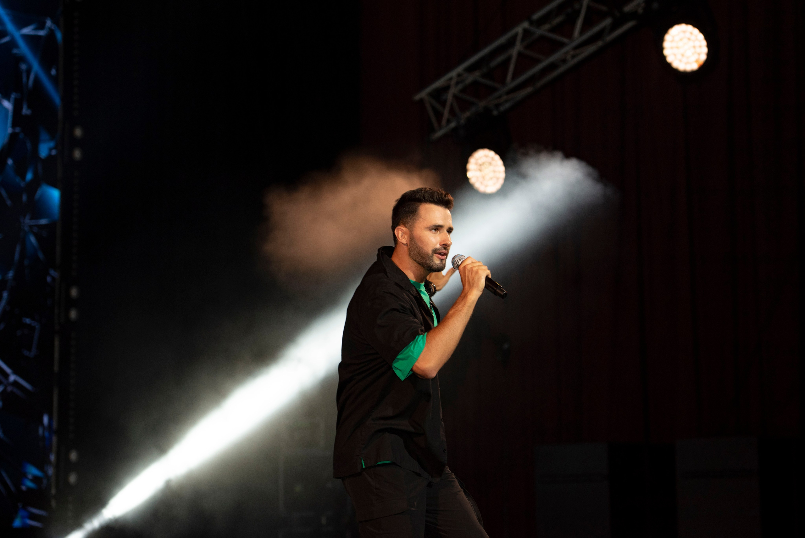 Фотограф на концерт. Свадебный, семейный, фэшн фотограф, школьный фотограф в Сочи