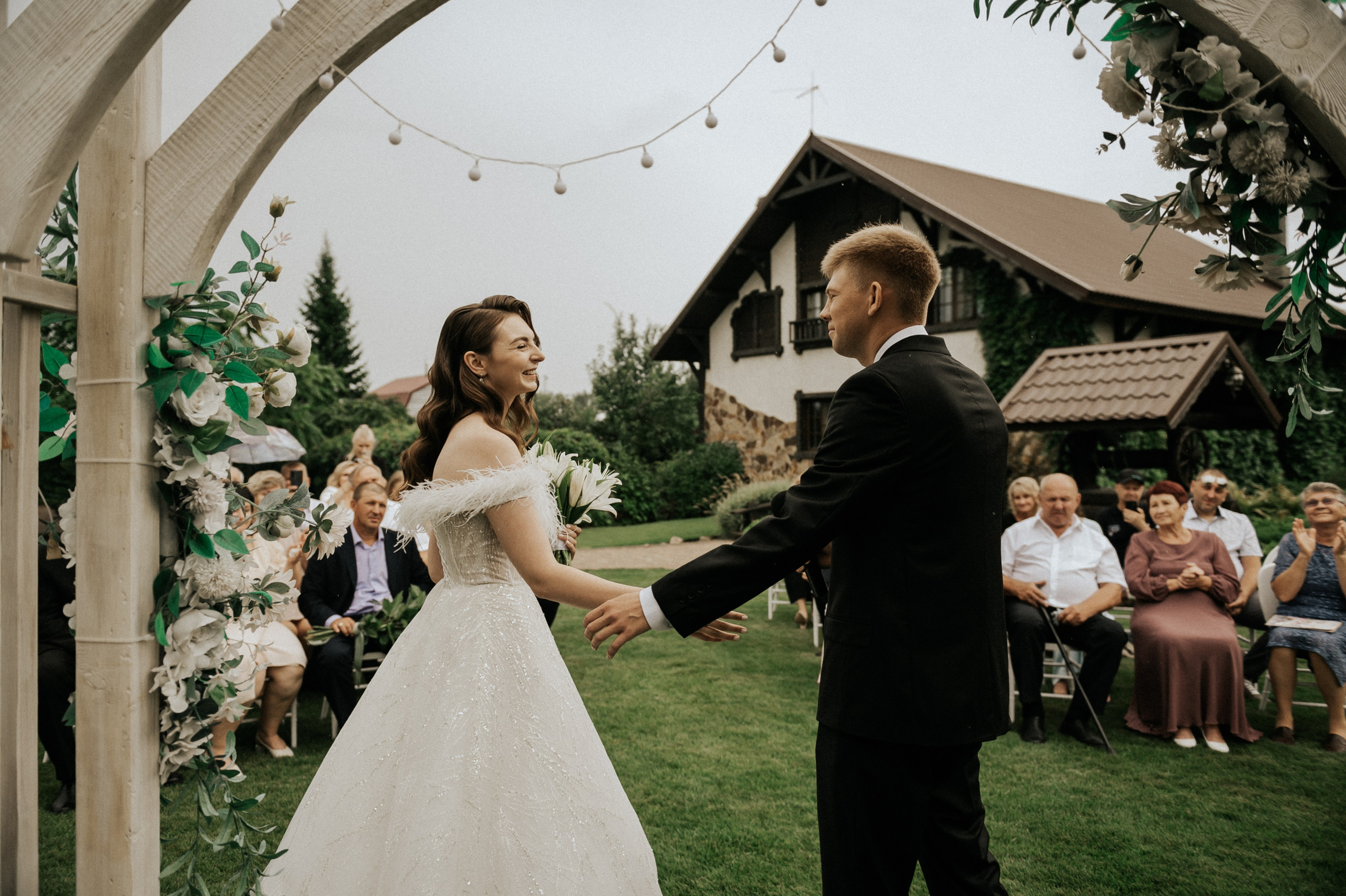 Свадебные фотографии. Фотограф в Барнауле Дарья Бутурлакина. Люби.Цени.Касайся
