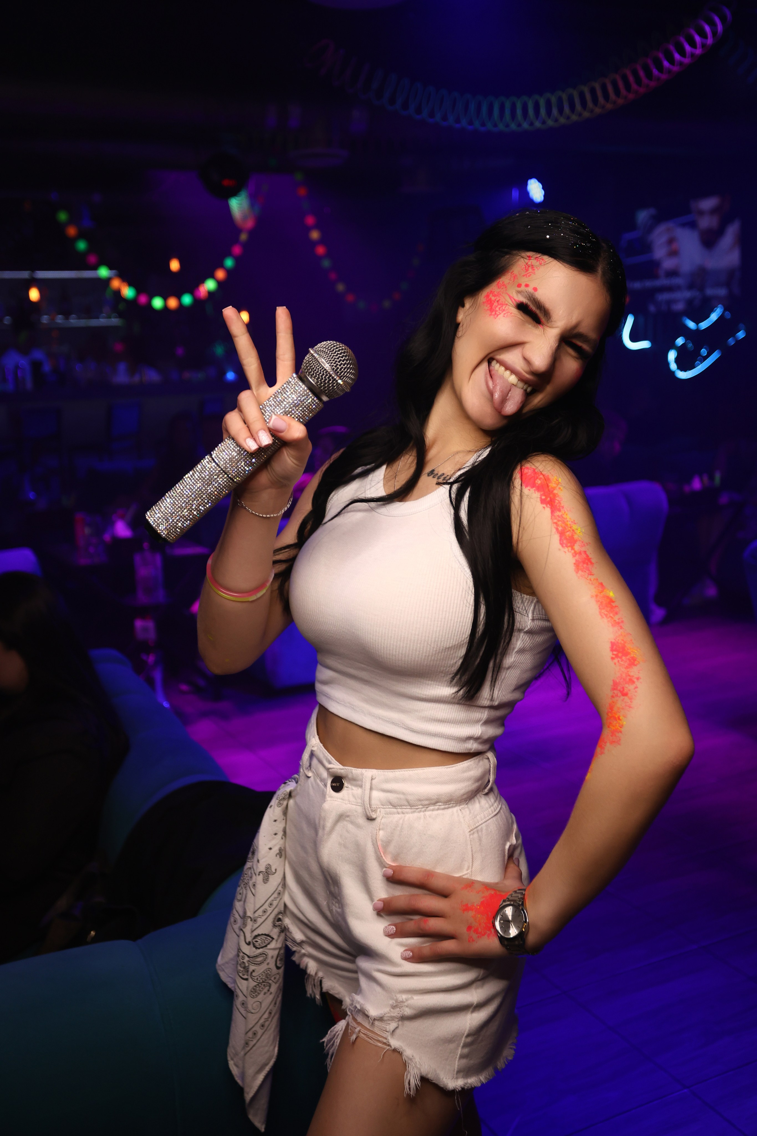 Neon Party 01.08.25. Мята Спортивная — Кальянная, караоке, бар в Минске