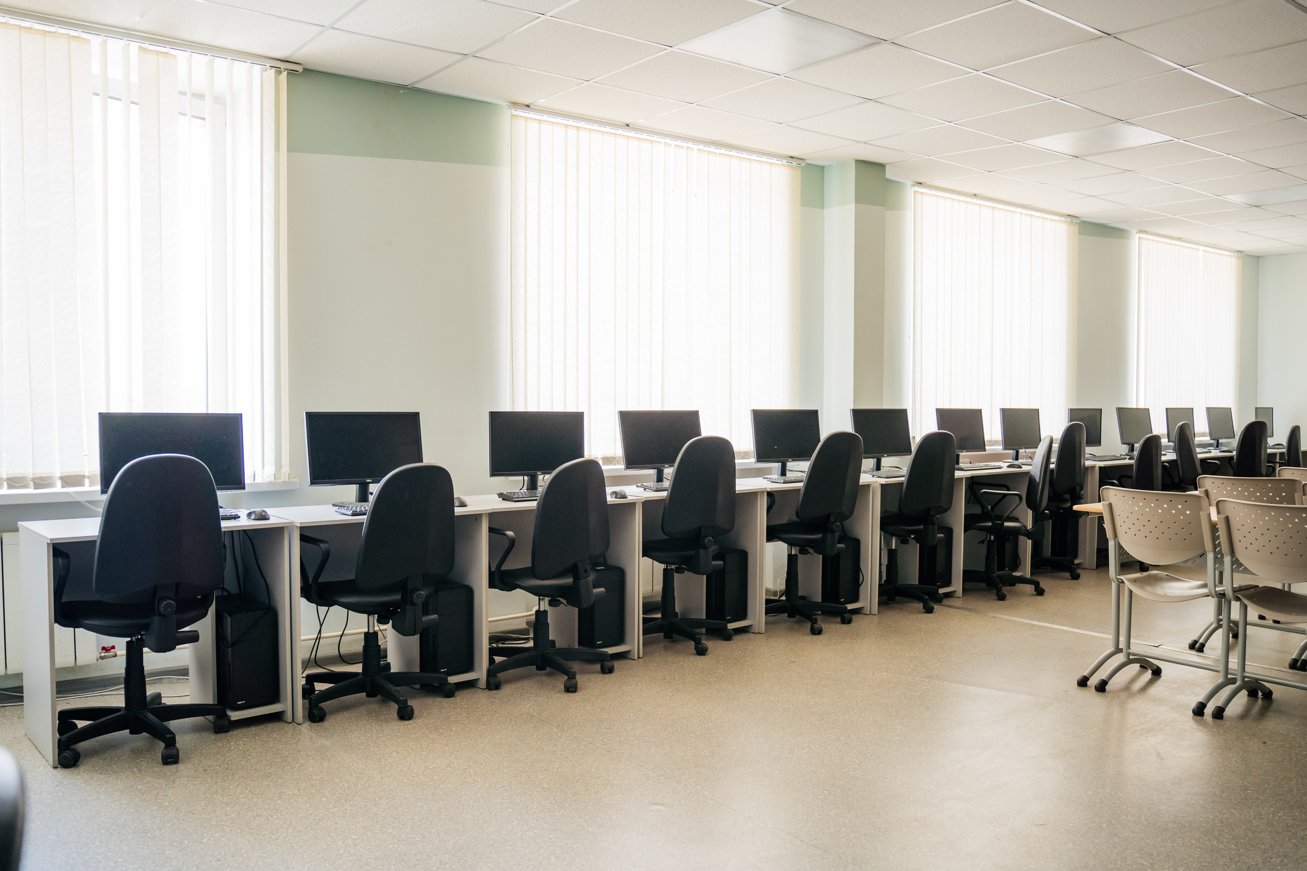 Съемка для Уральского медицинского колледжа ЮМЕД. Видеограф и Фотограф в Челябинске Ксения и Владимир Рюмины