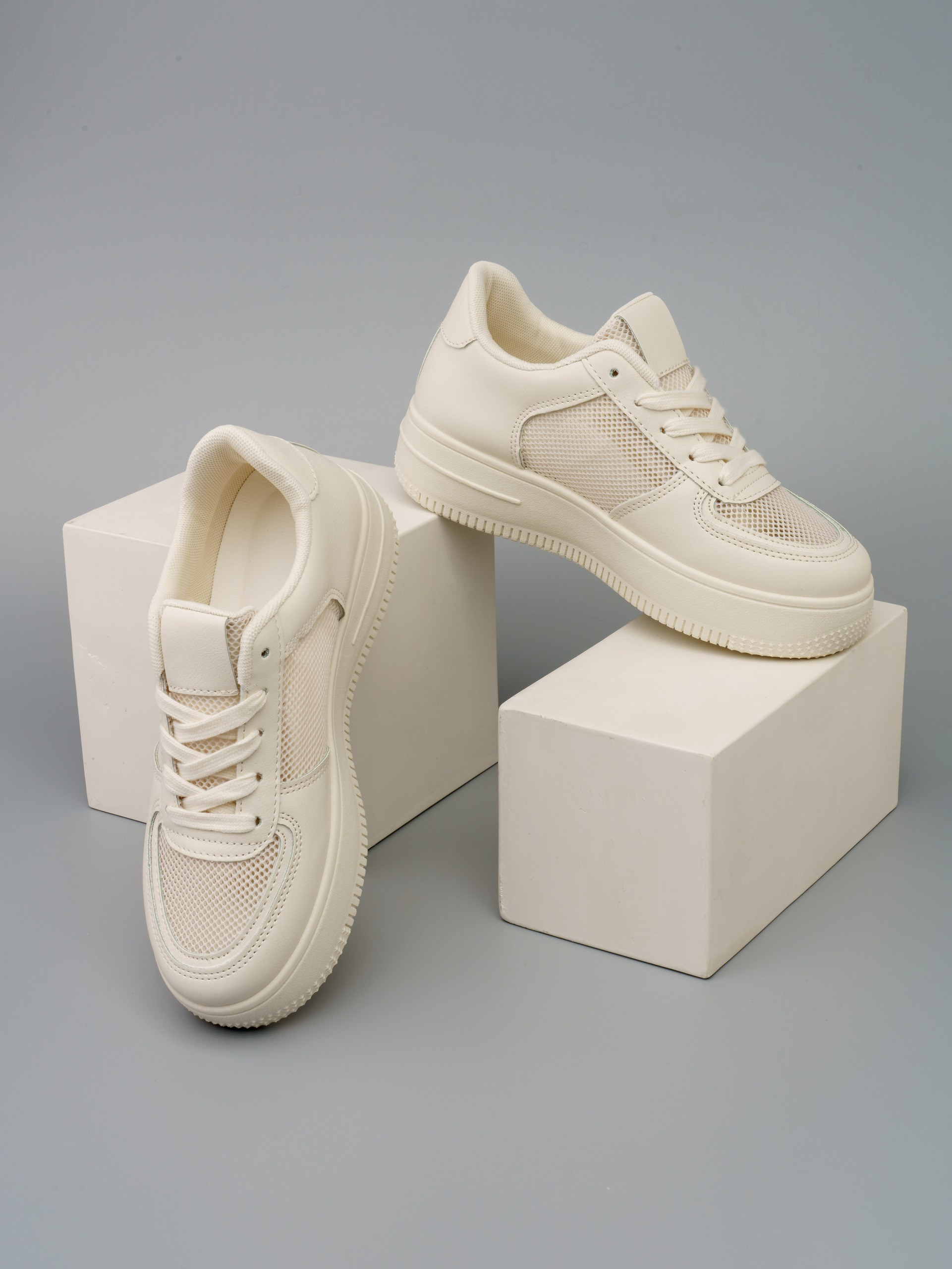 Предметная съемка и продакшн видео обуви для каталога, сайта, маркетплейсов. Студия коммерческой съемки ХВОЯ