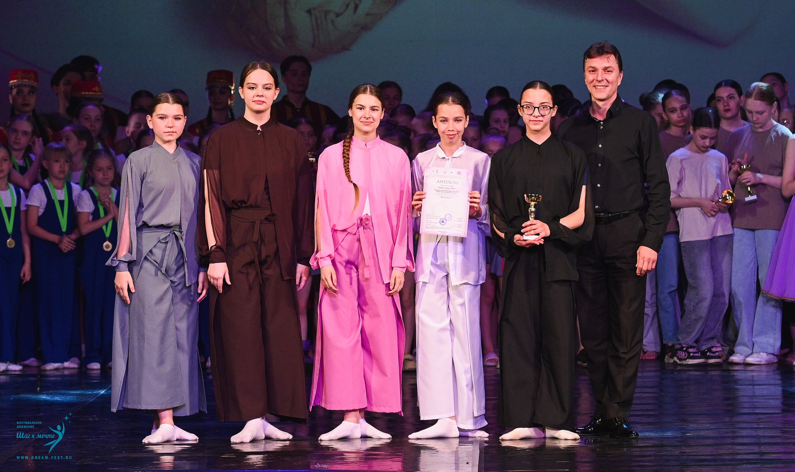 24.05.2025 «Мир под названием — Искусство танца» Фестивальное движение «Шаг к мечте» г. Кострома. Медиастудия Фото Концепт