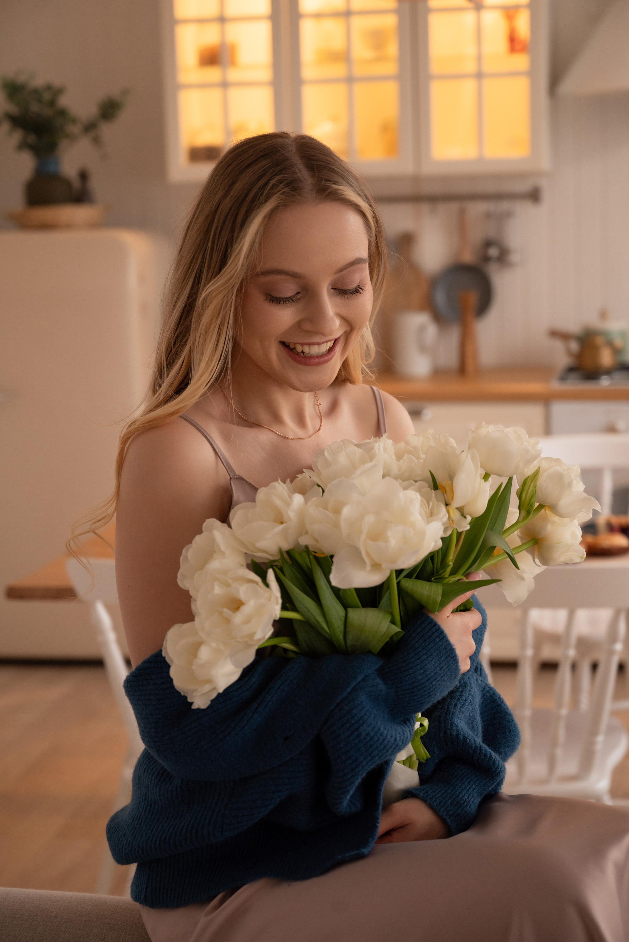 Рената и цветы. Свадебный фотограф в Санкт-Петербурге Владислава Тюльпина