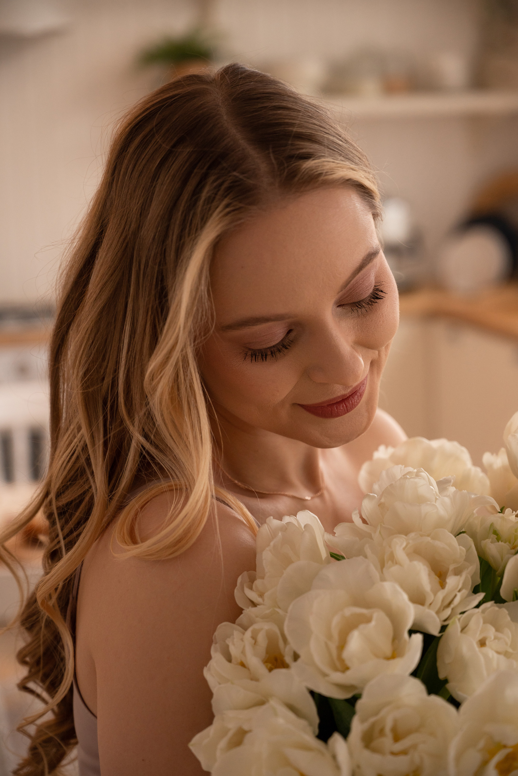 Рената и цветы. Свадебный фотограф в Санкт-Петербурге Владислава Тюльпина