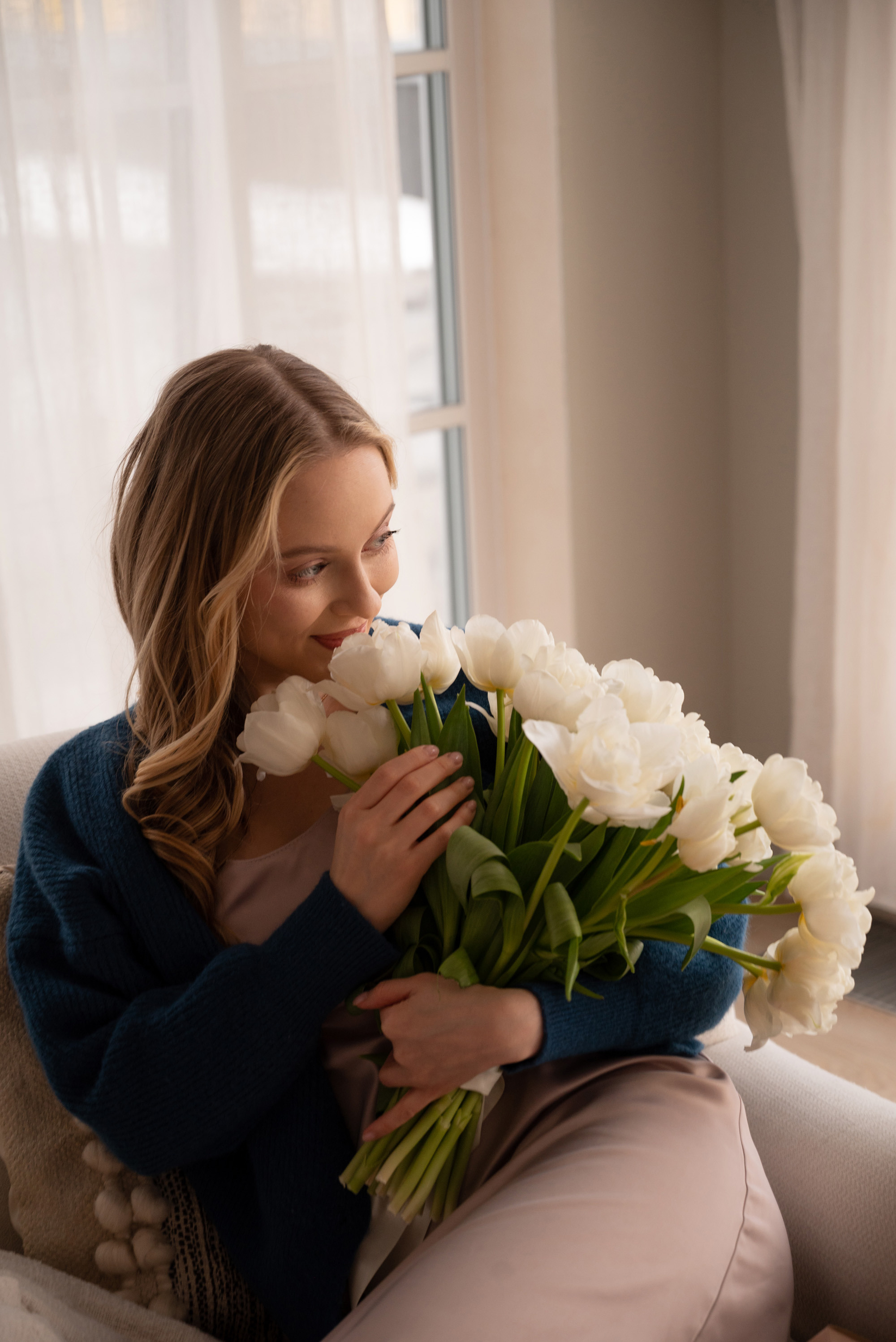 Рената и цветы. Свадебный фотограф в Санкт-Петербурге Владислава Тюльпина