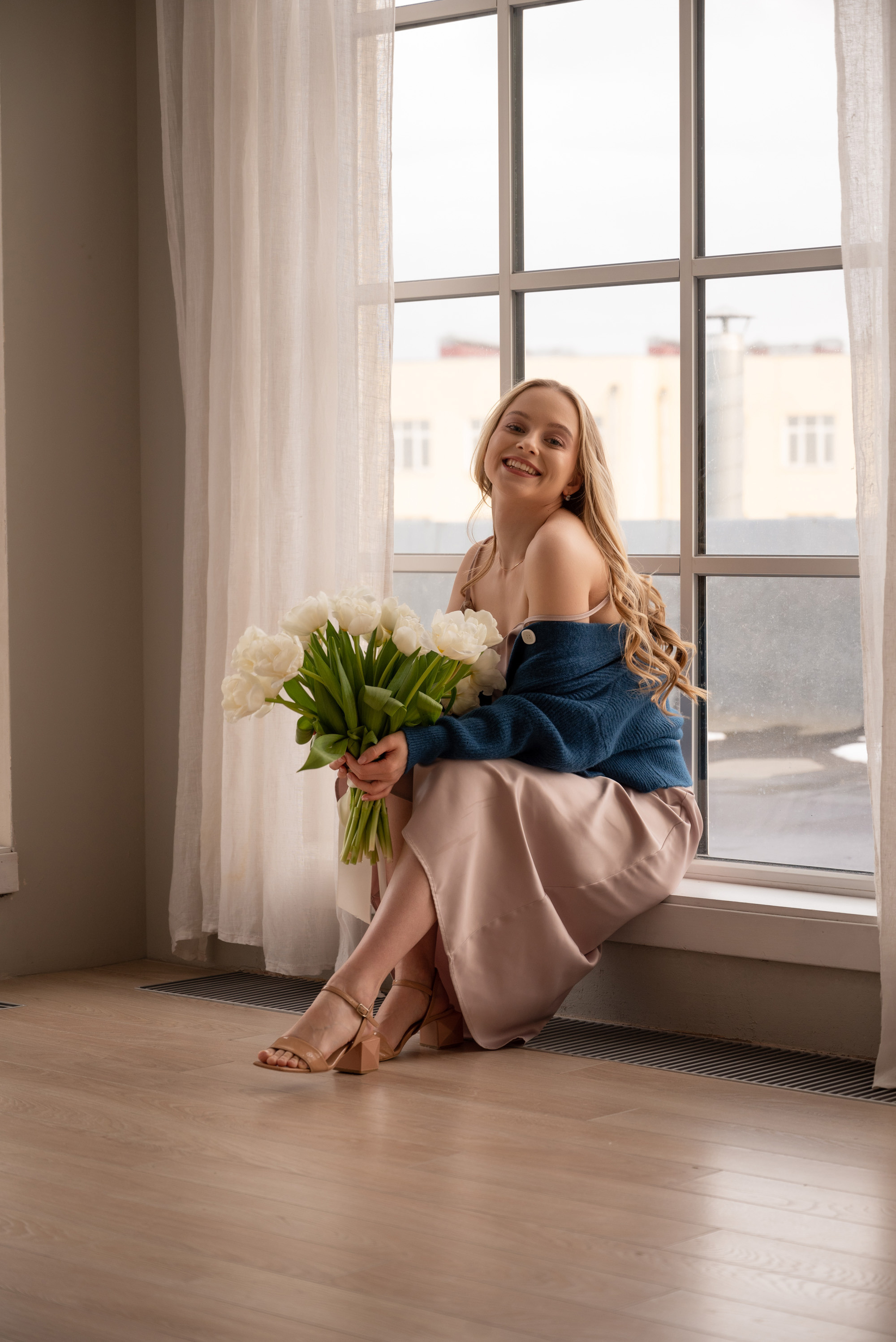 Рената и цветы. Свадебный фотограф в Санкт-Петербурге Владислава Тюльпина