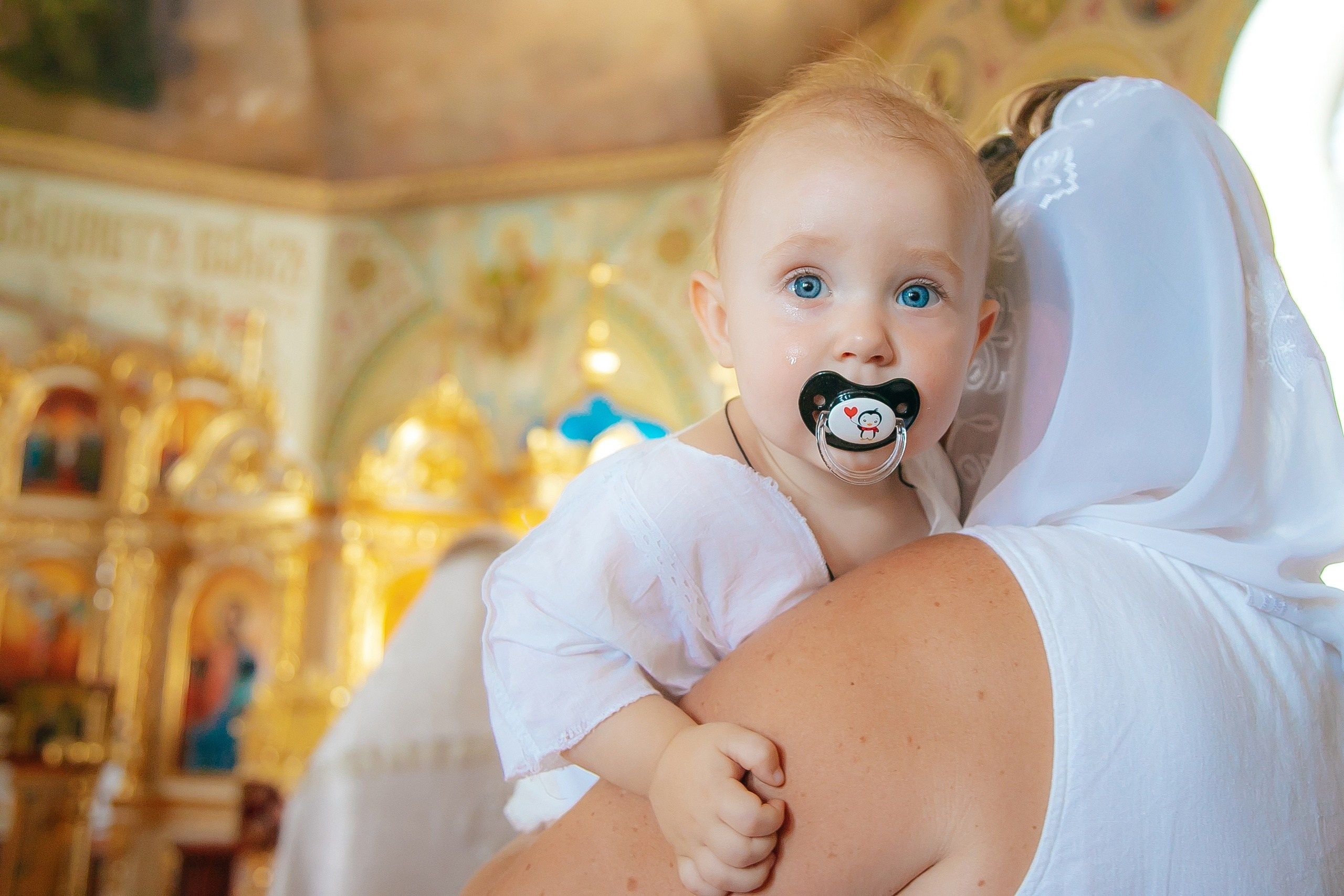 Съёмка крещения. Команда специалистов в мире фотографии и видео. Детский фотограф, семейный фотограф