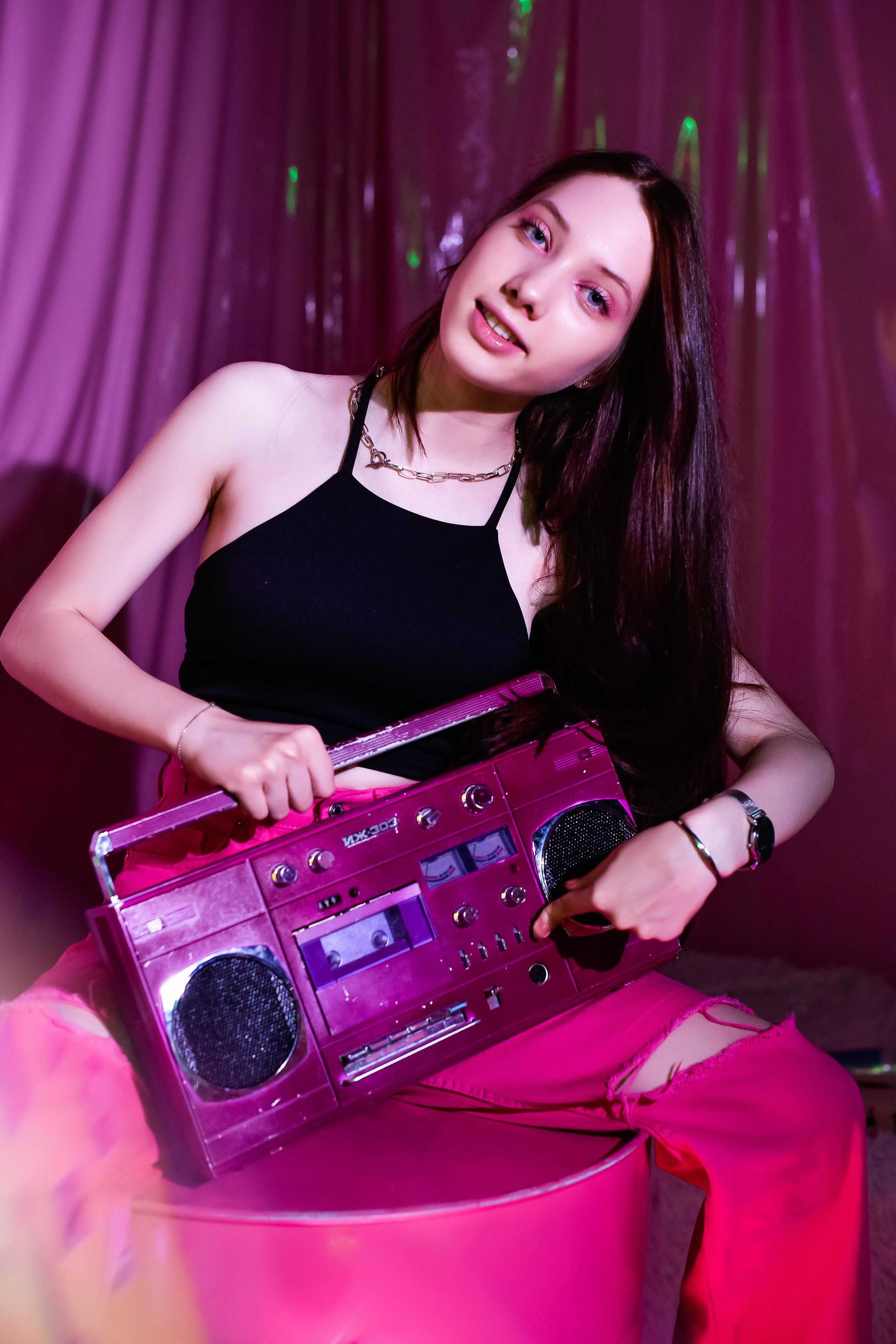 Настенька Неон