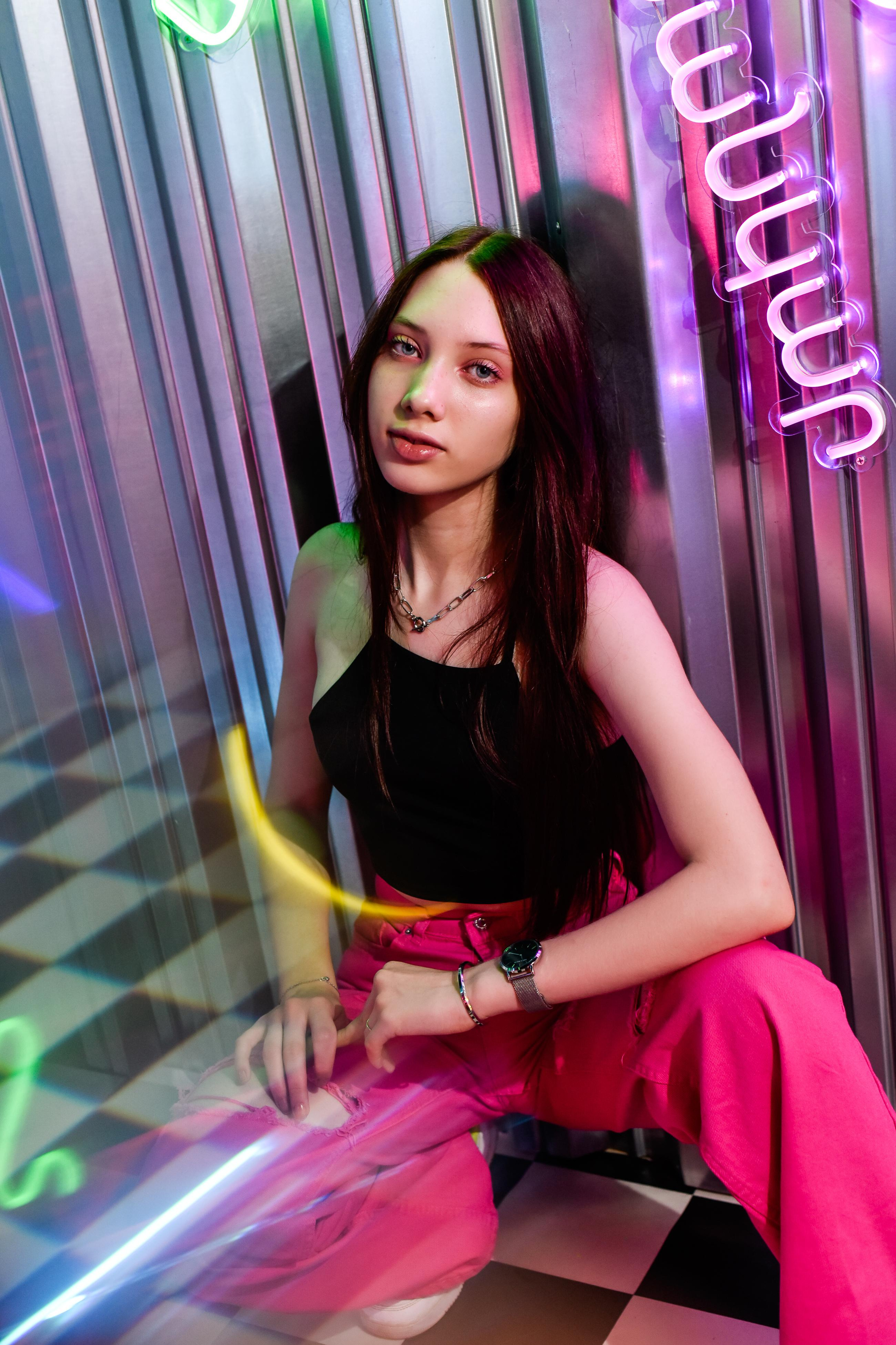 Настенька Неон