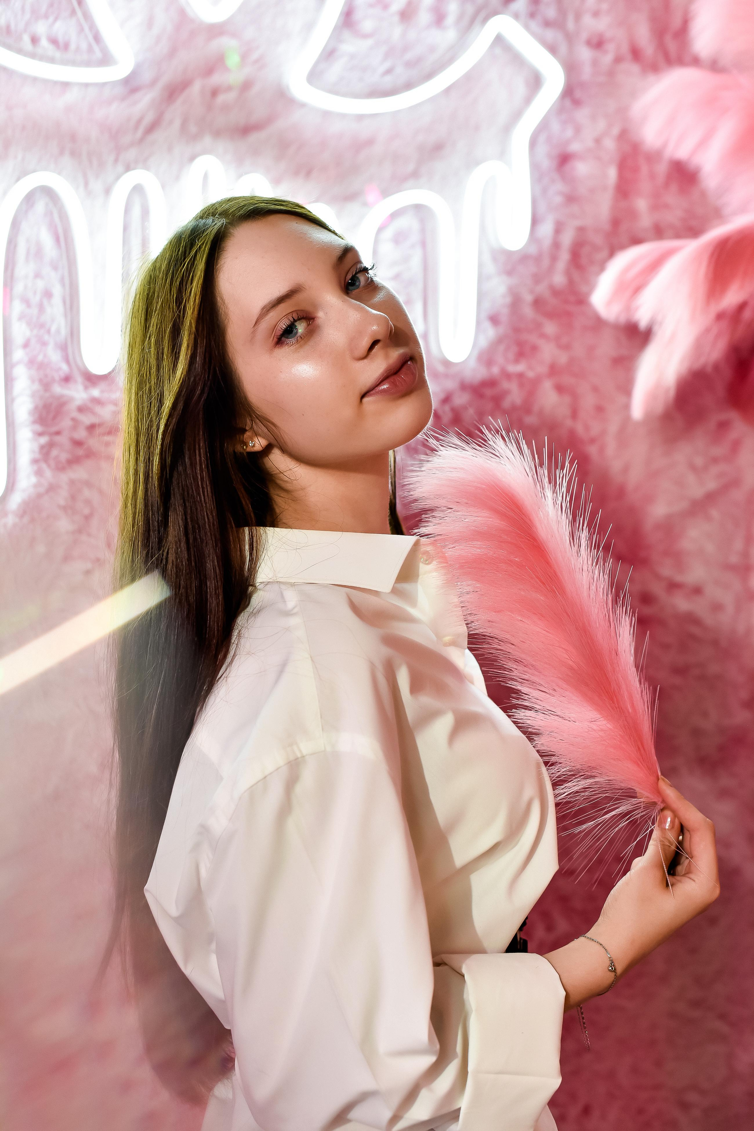 Настенька Неон