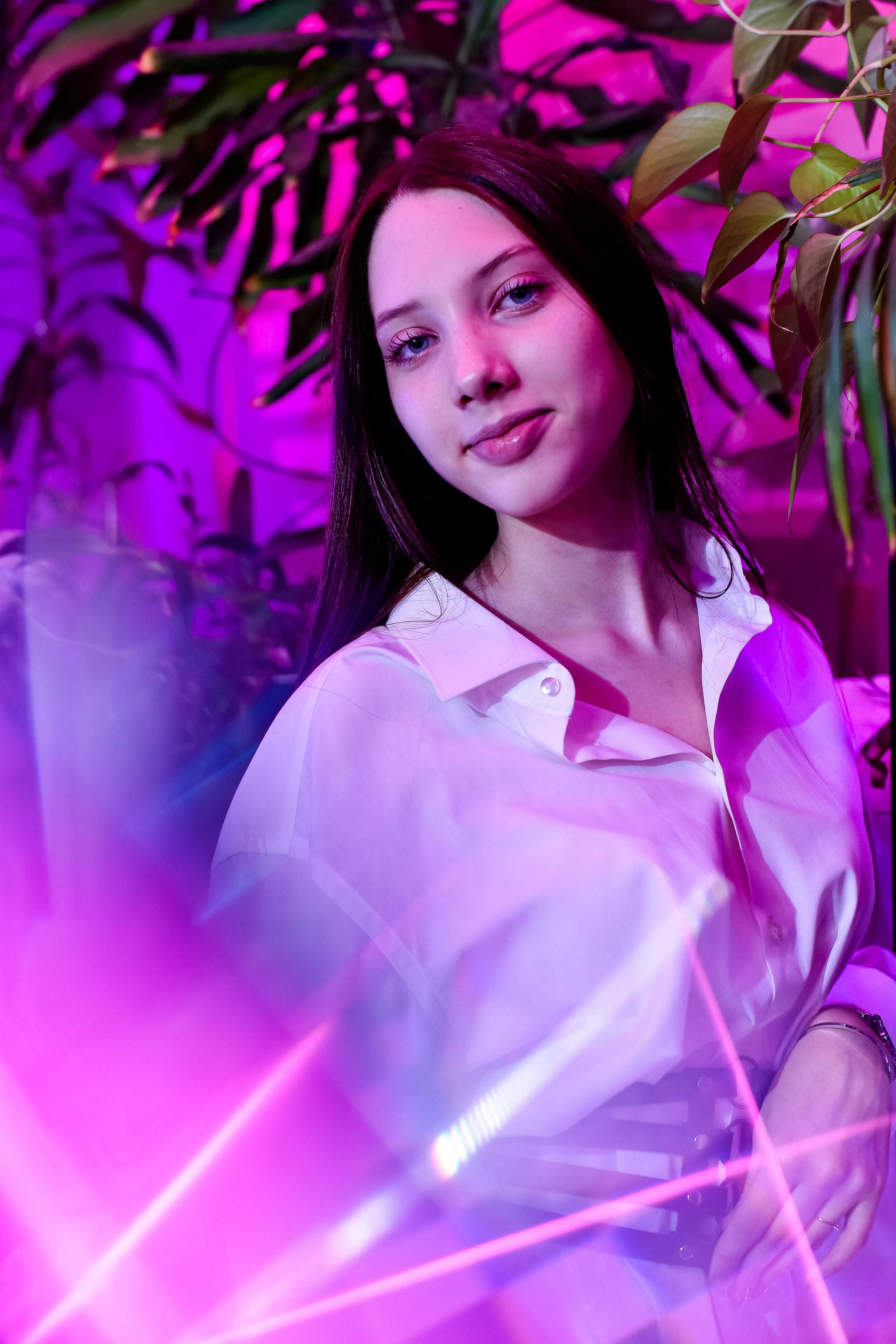 Настенька Неон