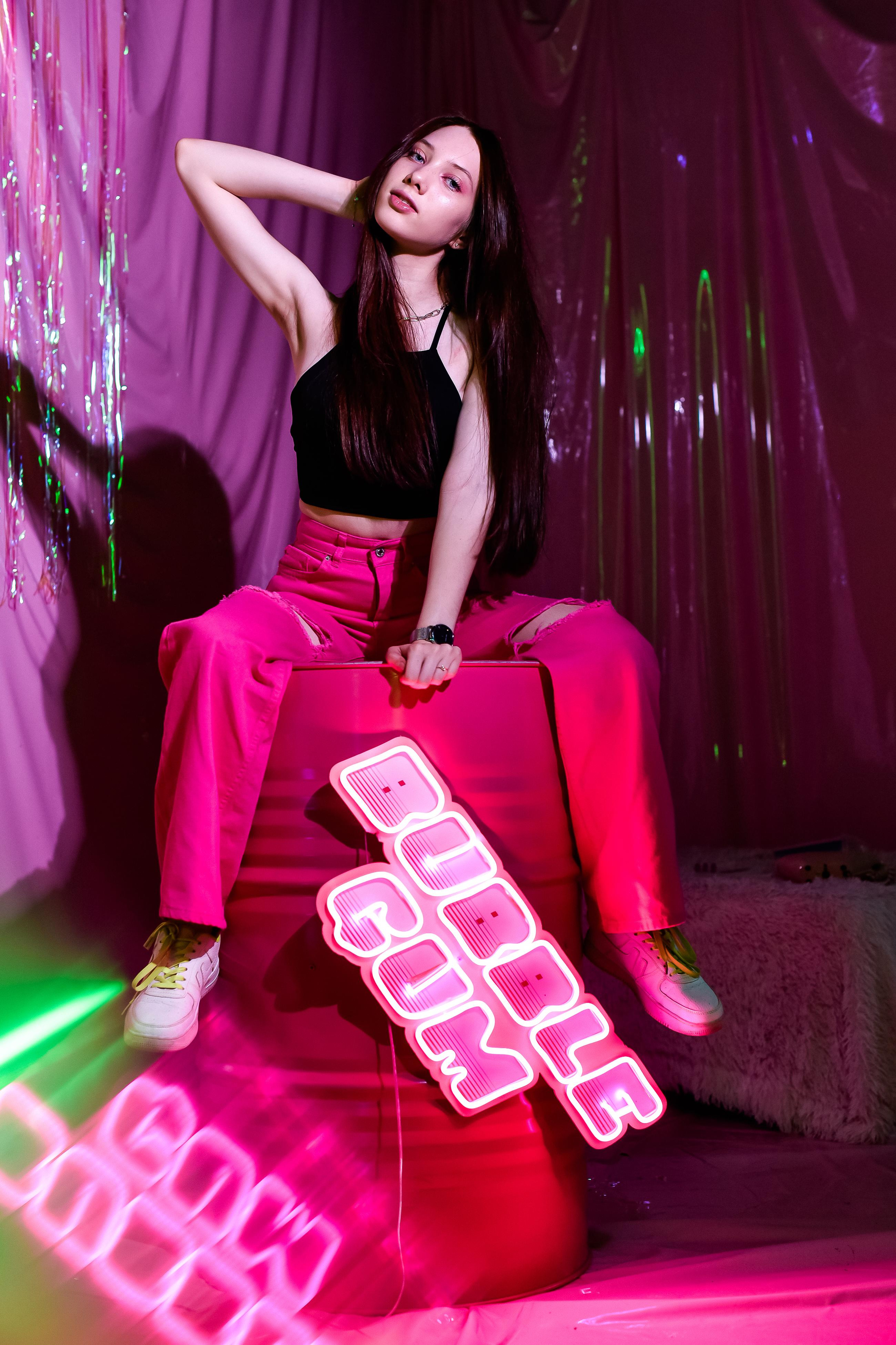 Настенька Неон