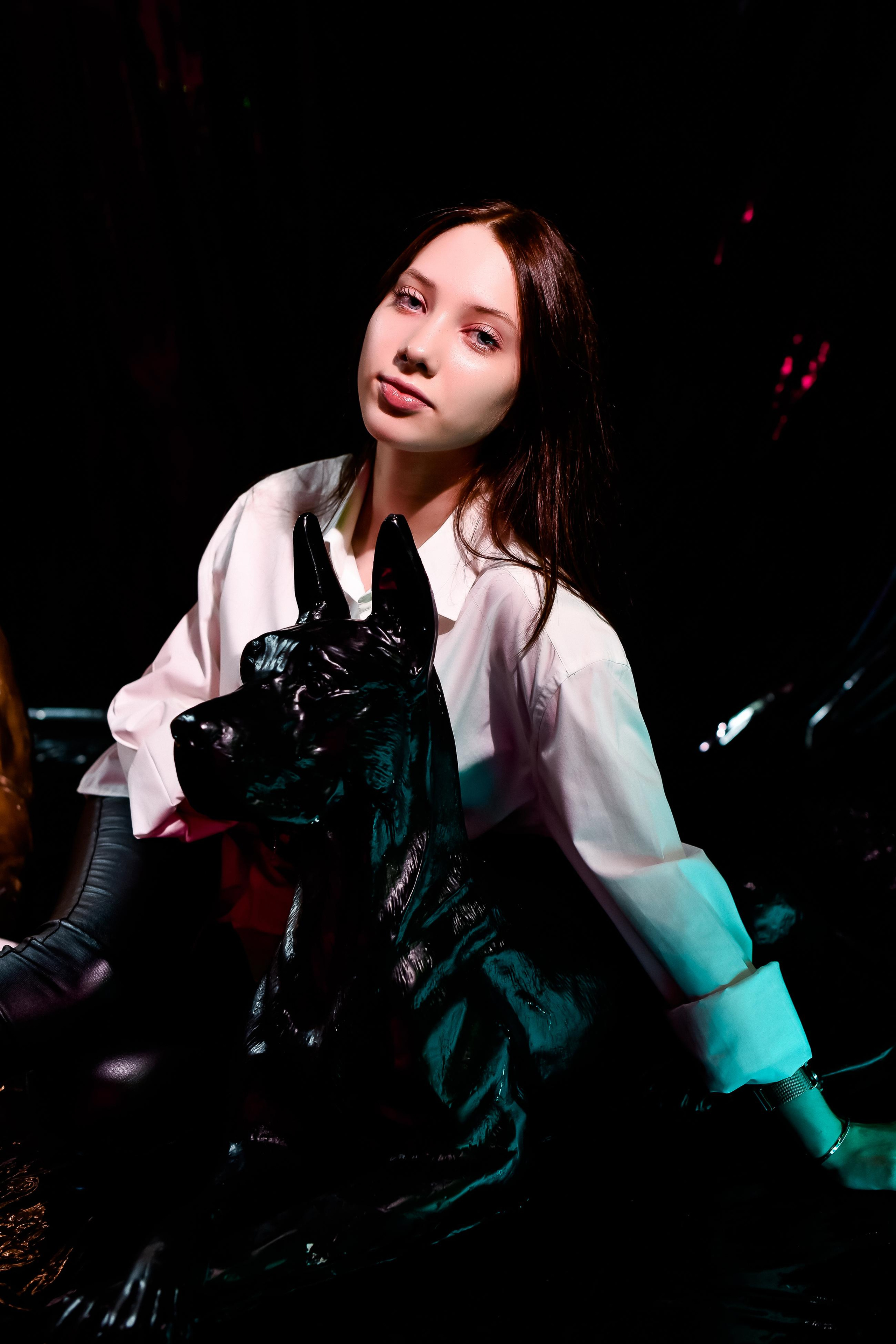 Настенька Неон