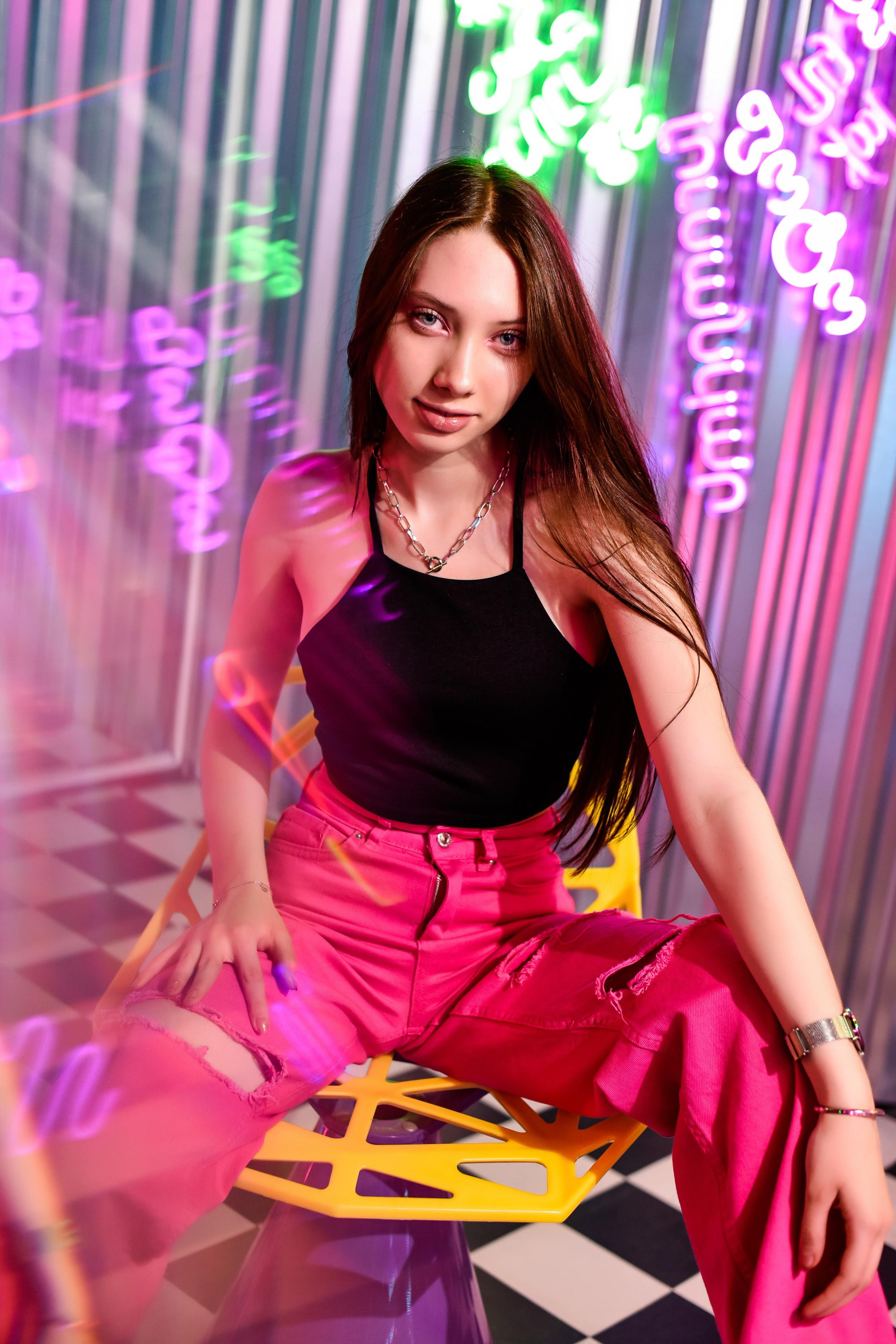 Настенька Неон