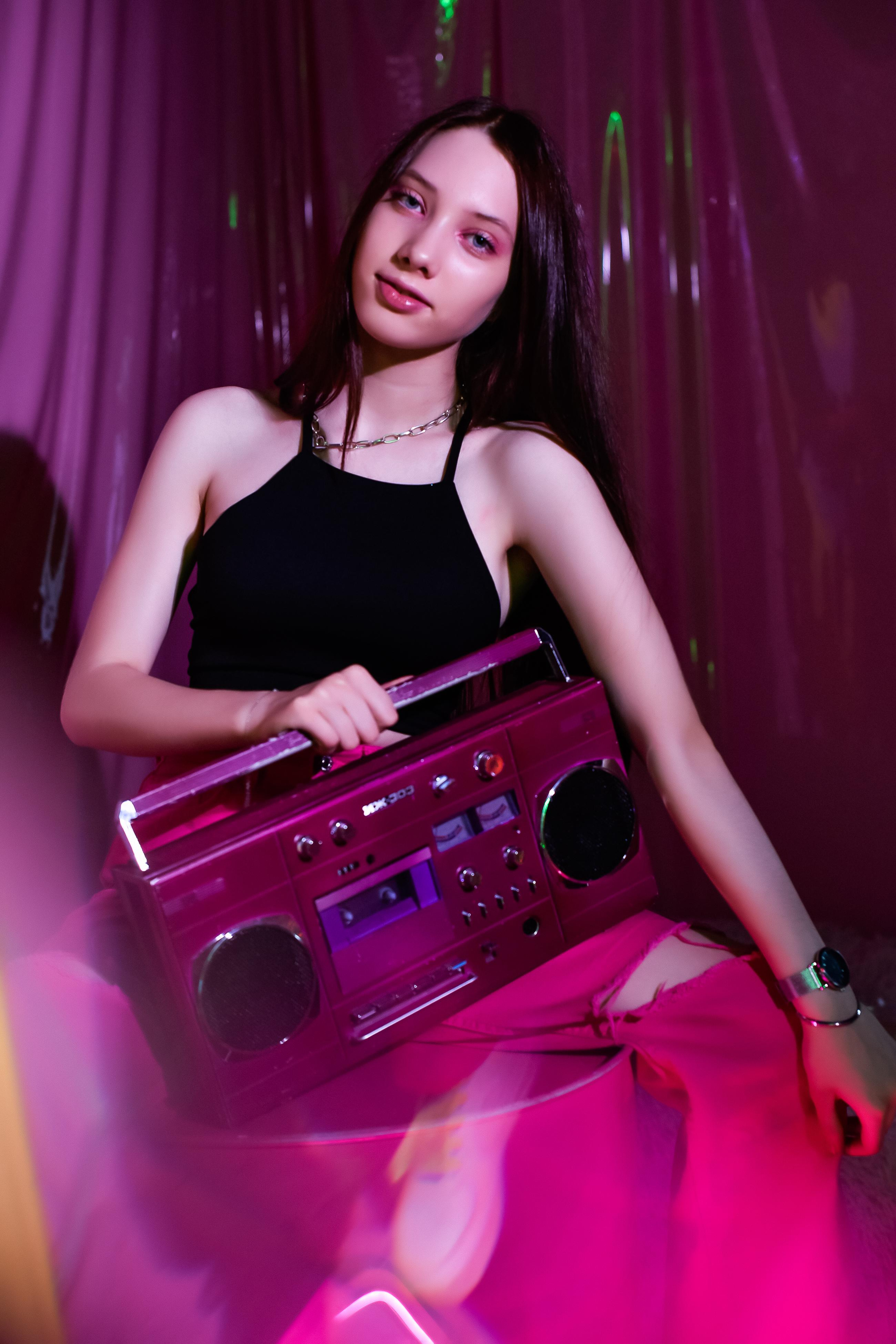 Настенька Неон