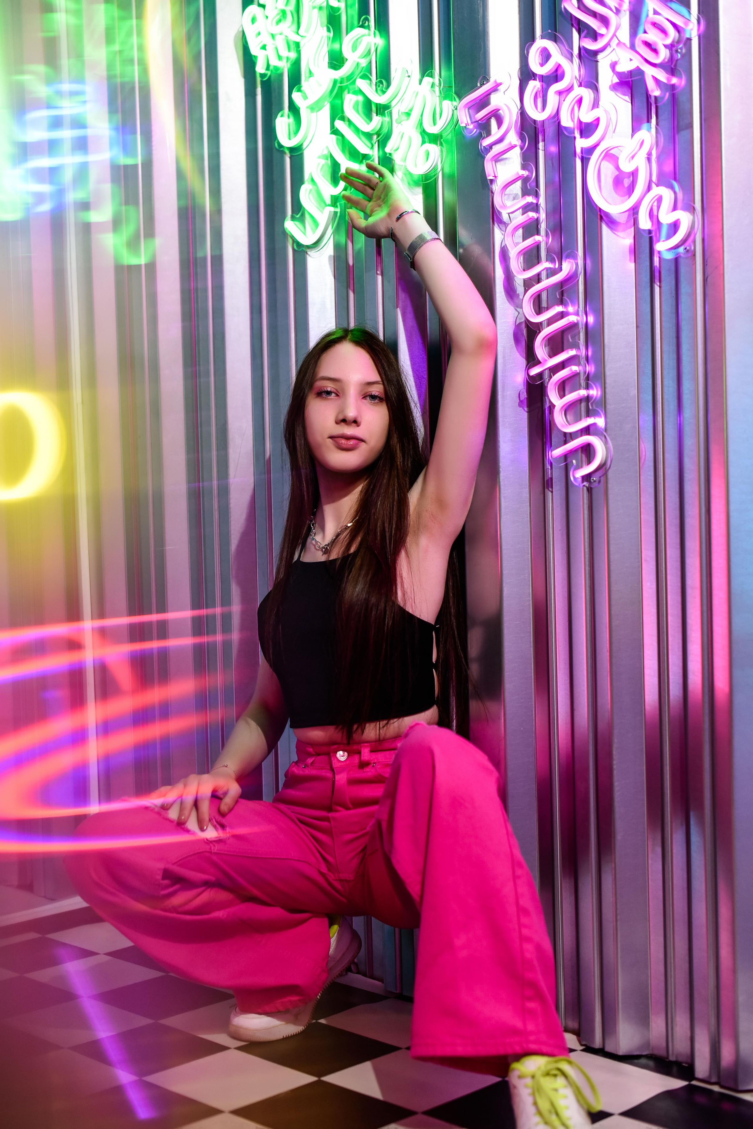 Настенька Неон