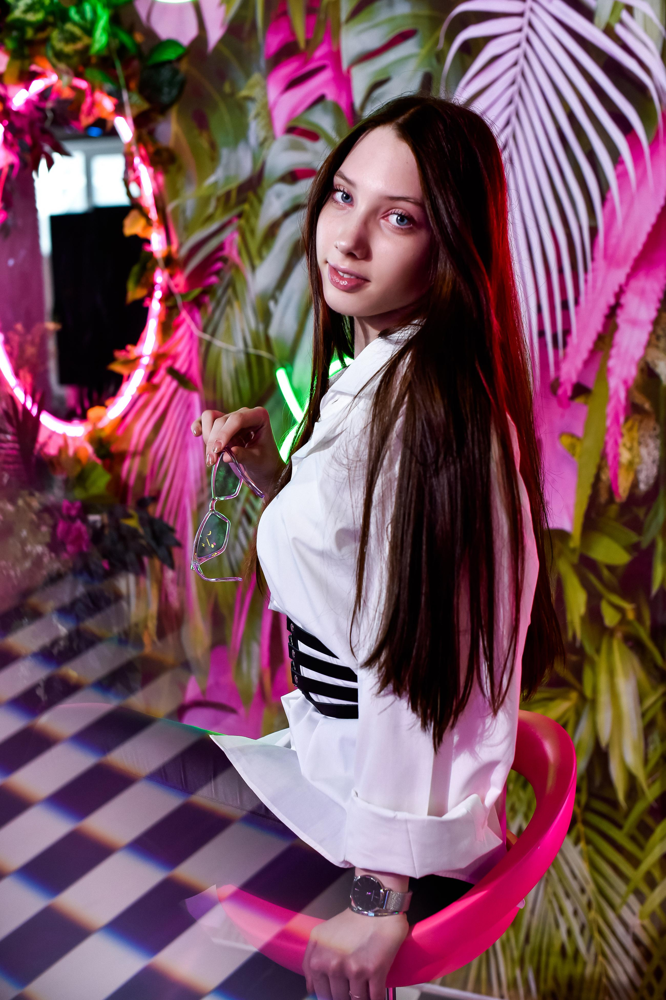 Настенька Неон