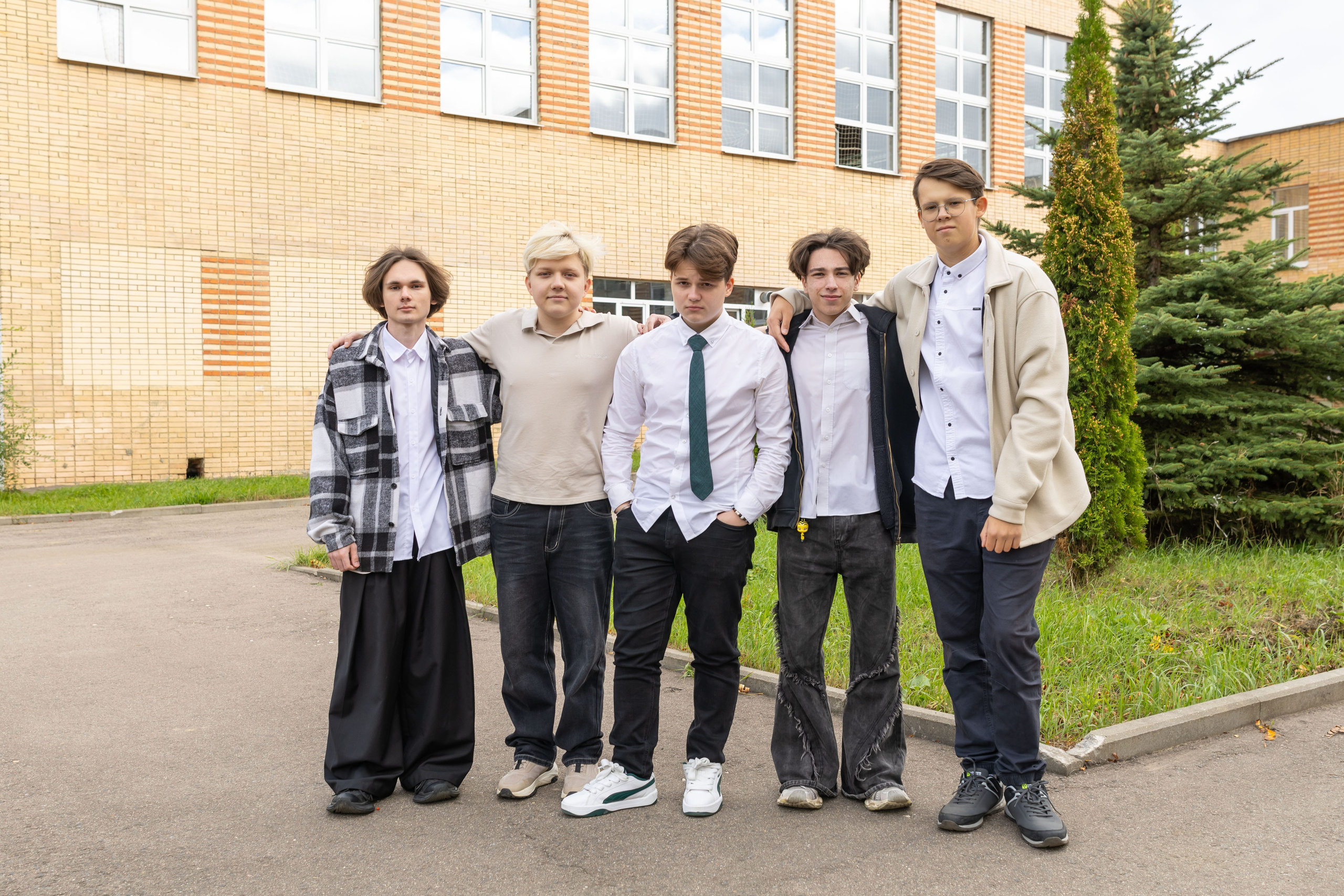 Съемка у школы. Семейный и детский фотограф Анна Петракова