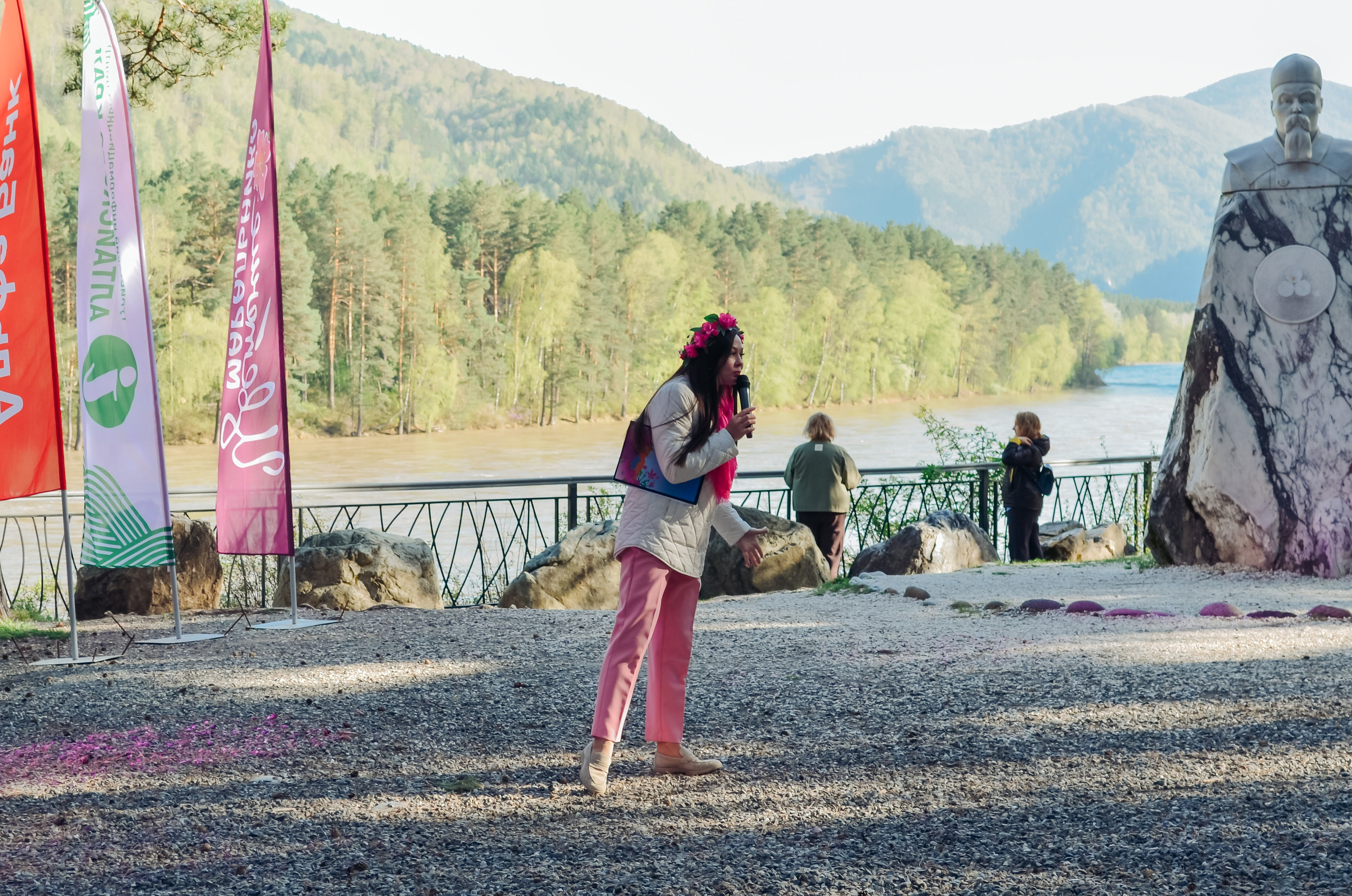 Фестиваль «Цветение Маральника на Алтае 2025». Фоторепортаж. Денисова Аля — фотограф для парных съемок и индивидуальных историй в Барнауле