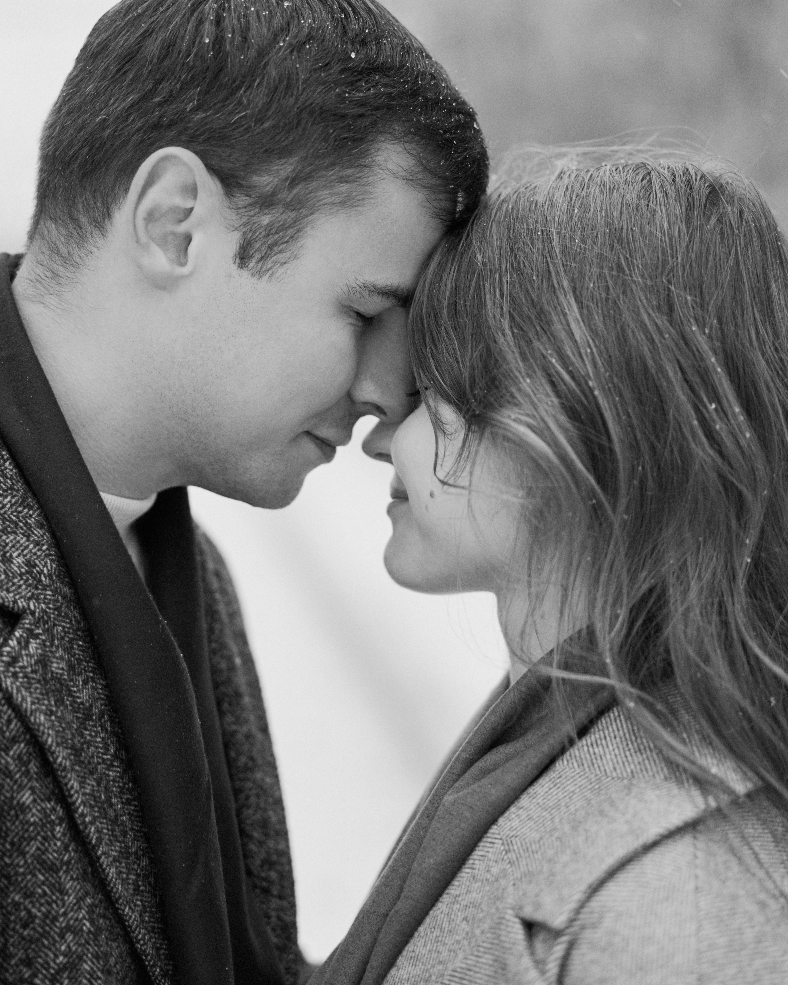 Любовь начинается с поцелуя. Minflo Photographer