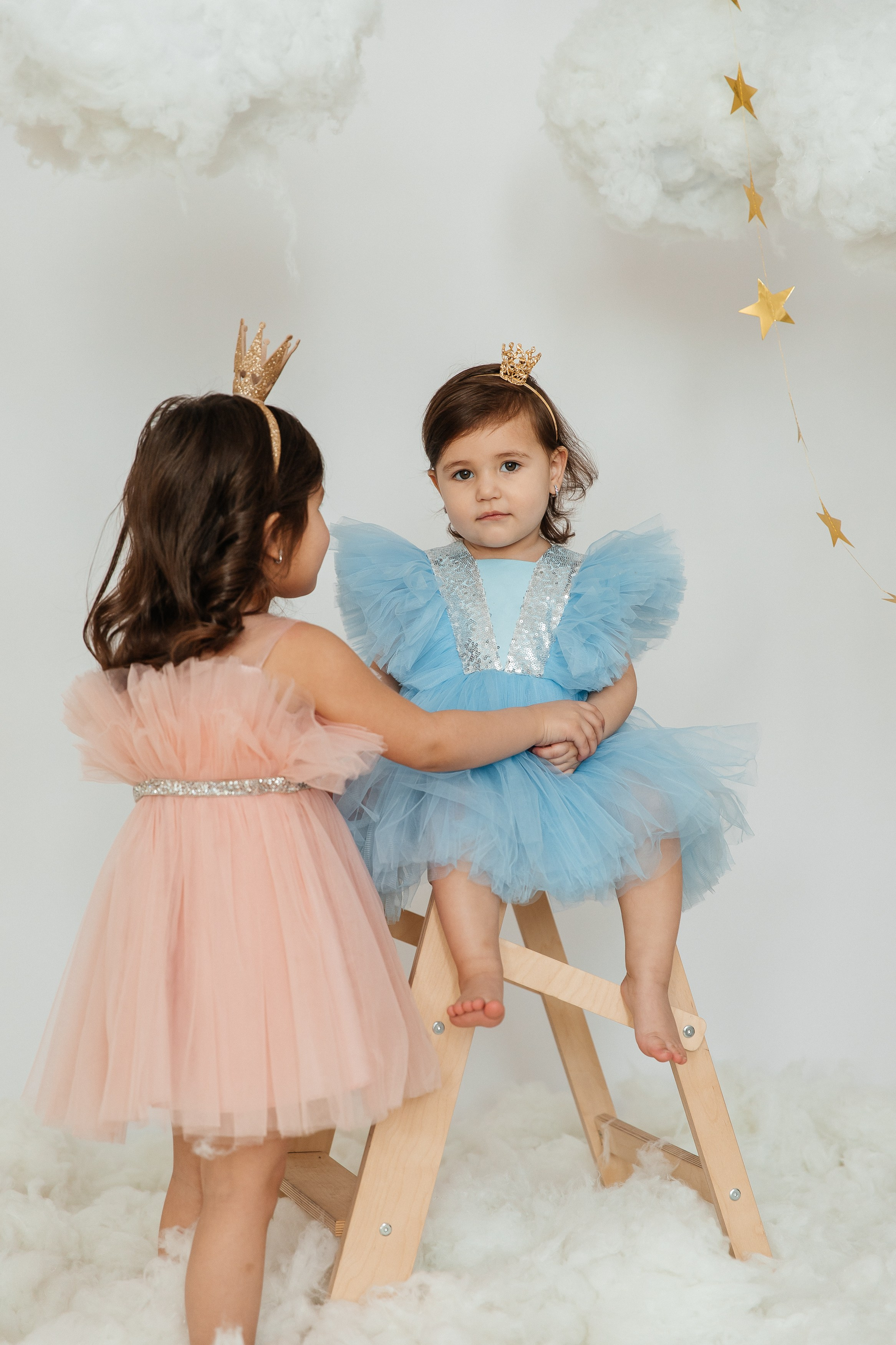 Маюша и Милаша в облаках. Воронистая Анастасия. Фотограф Якутия, Томпонский район