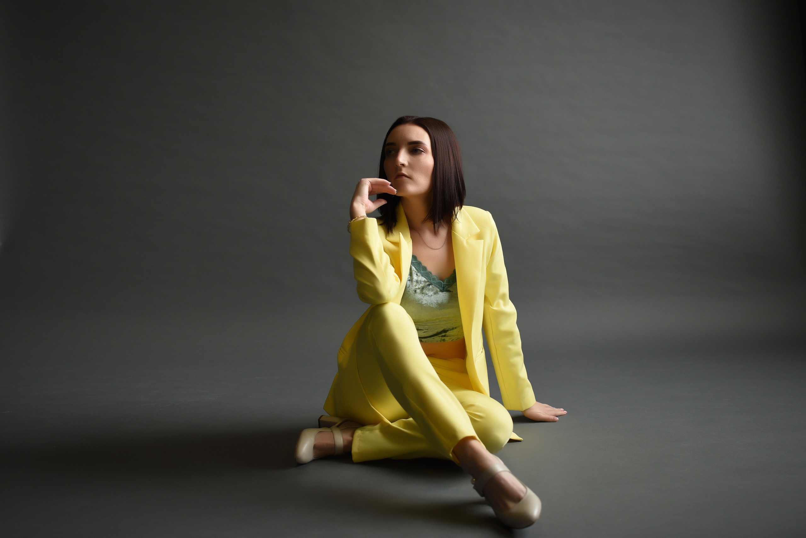 Индивидуальная студийная. Свадебный, семейный, детский, контент фотограф в Омске Максим Ильин