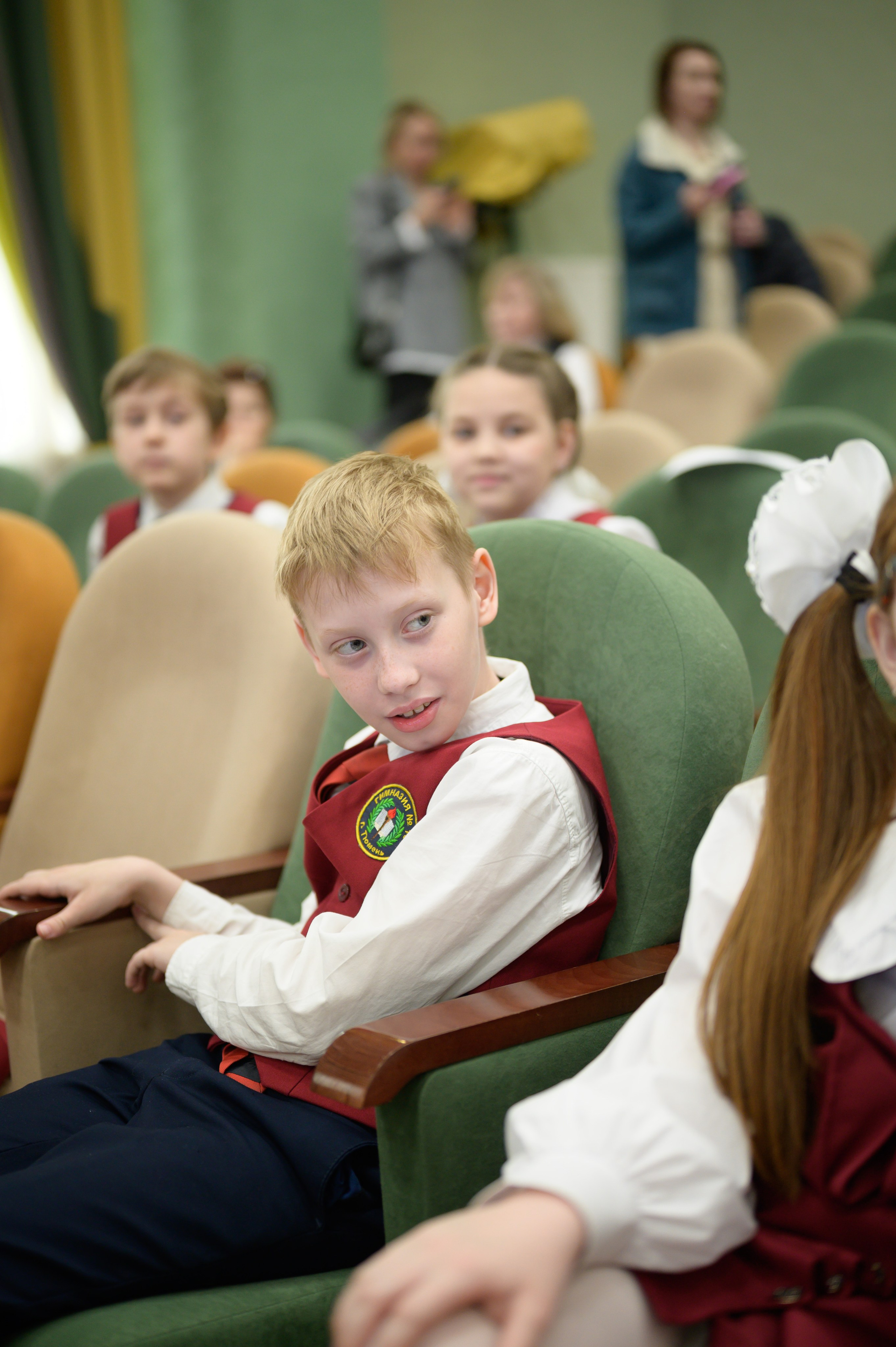 Выпускной 4Б гимназия № 16. Фотограф новорожденных, семейный детский в Тюмени Татьяна Морозова