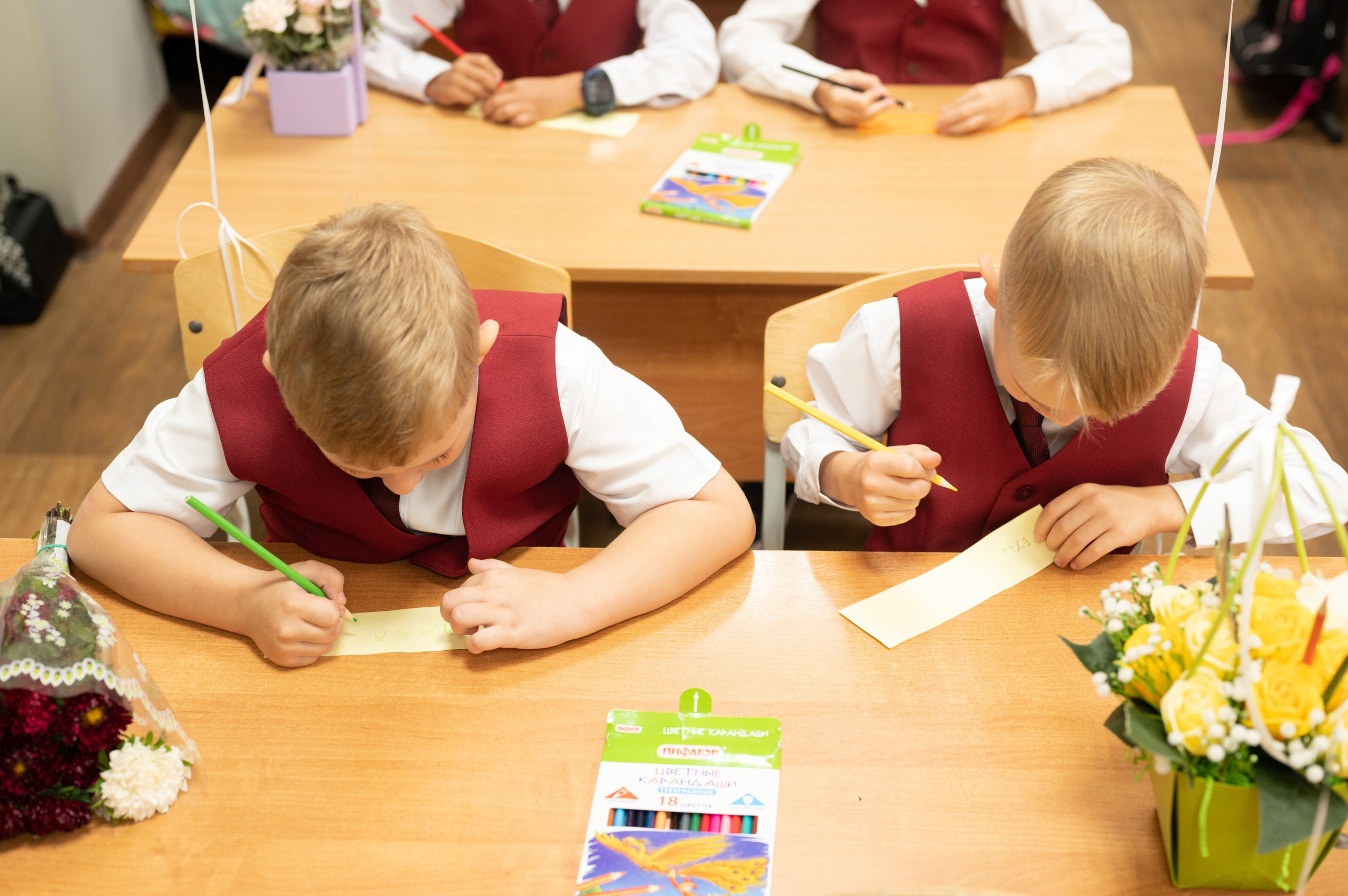 1 сентября 1 К 16 гимназия репортаж, линейка +в классе. Фотограф новорожденных, семейный детский в Тюмени Татьяна Морозова