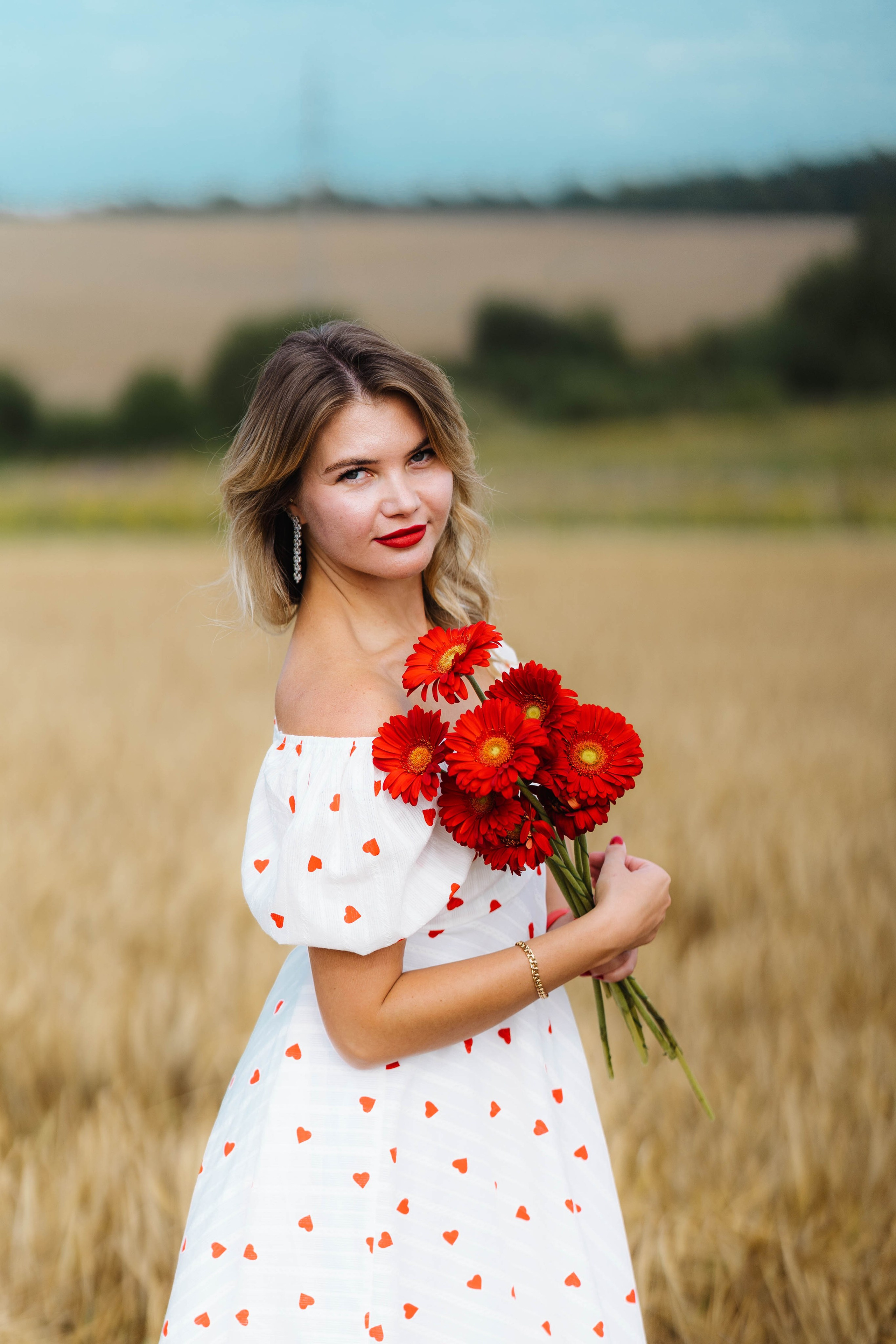 Елена, Сергиев Посад, пшеничное поле. Наталья Дукалова фотограф Щелково Королев Пушкино Москва Балашиха