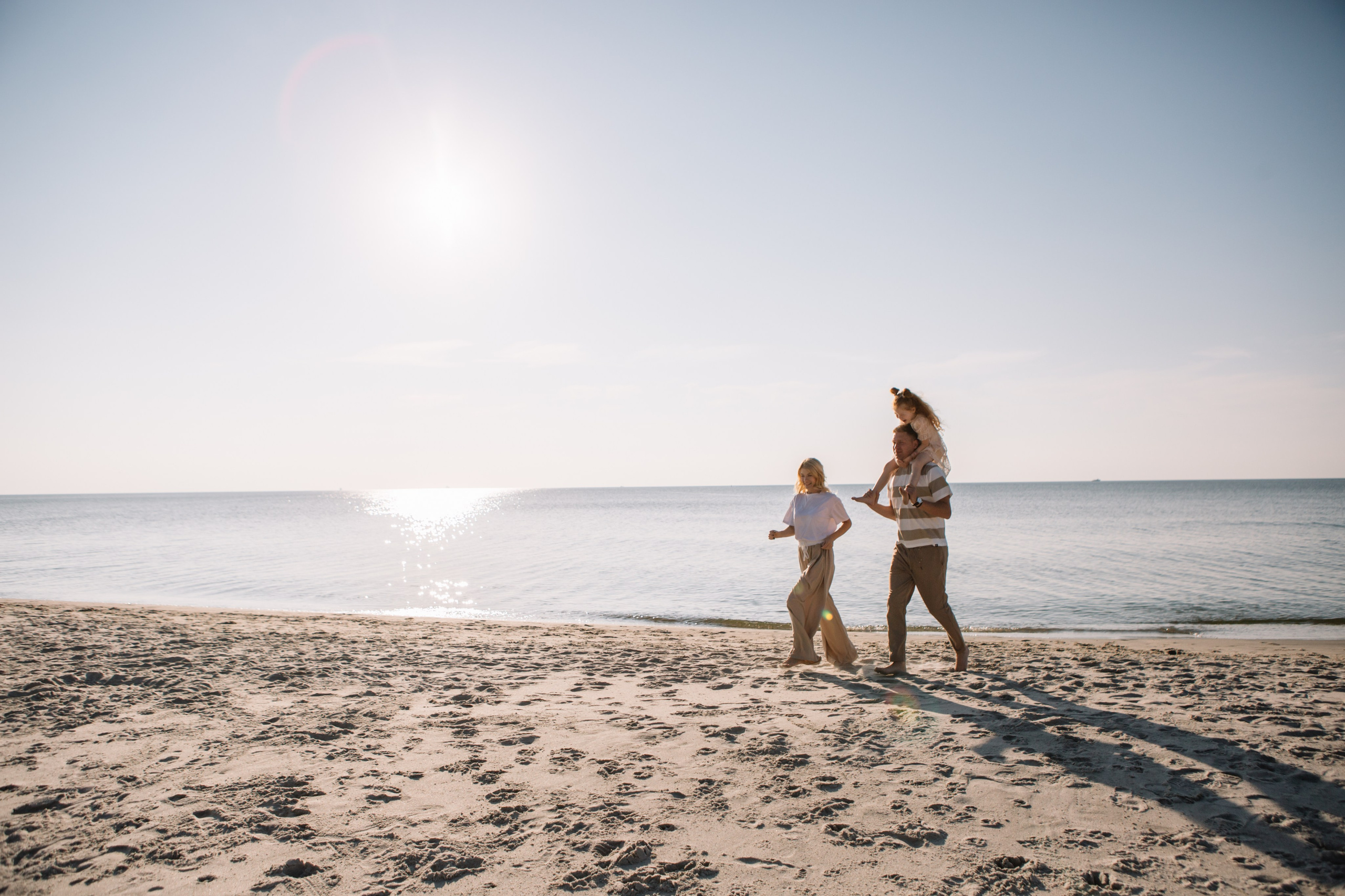 Алексей и Наталья. Семейная фотосессия на море. Семейный фотограф в Калининграде Анастасия Юрина