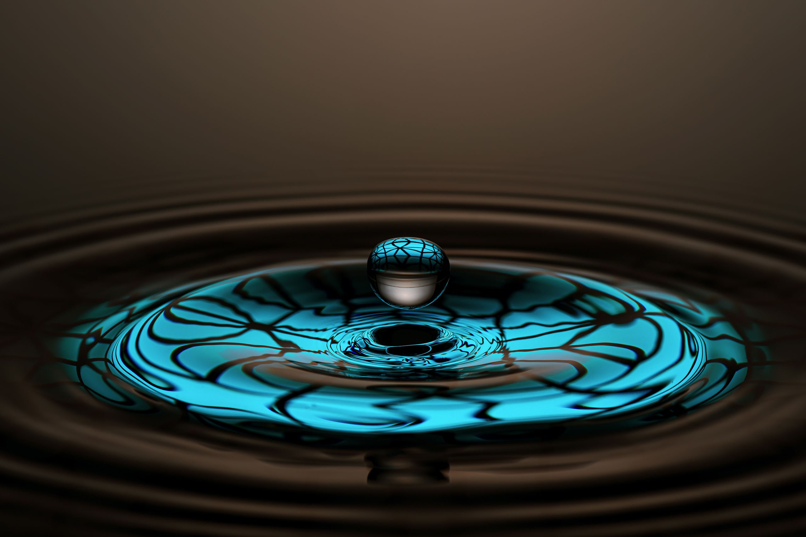 Классические формы. Скульптуры из воды Сергея Толмачева