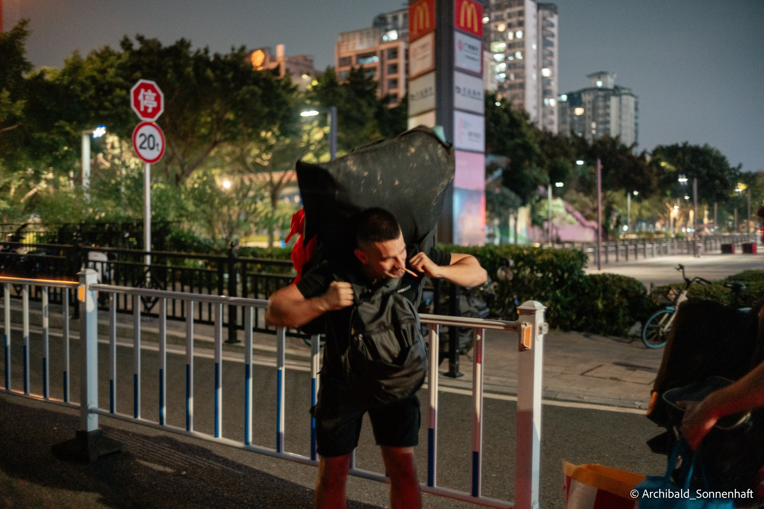 Weekend kayaking trip. Photographer in Guangzhou, China. Archibald Sonnenhaft
