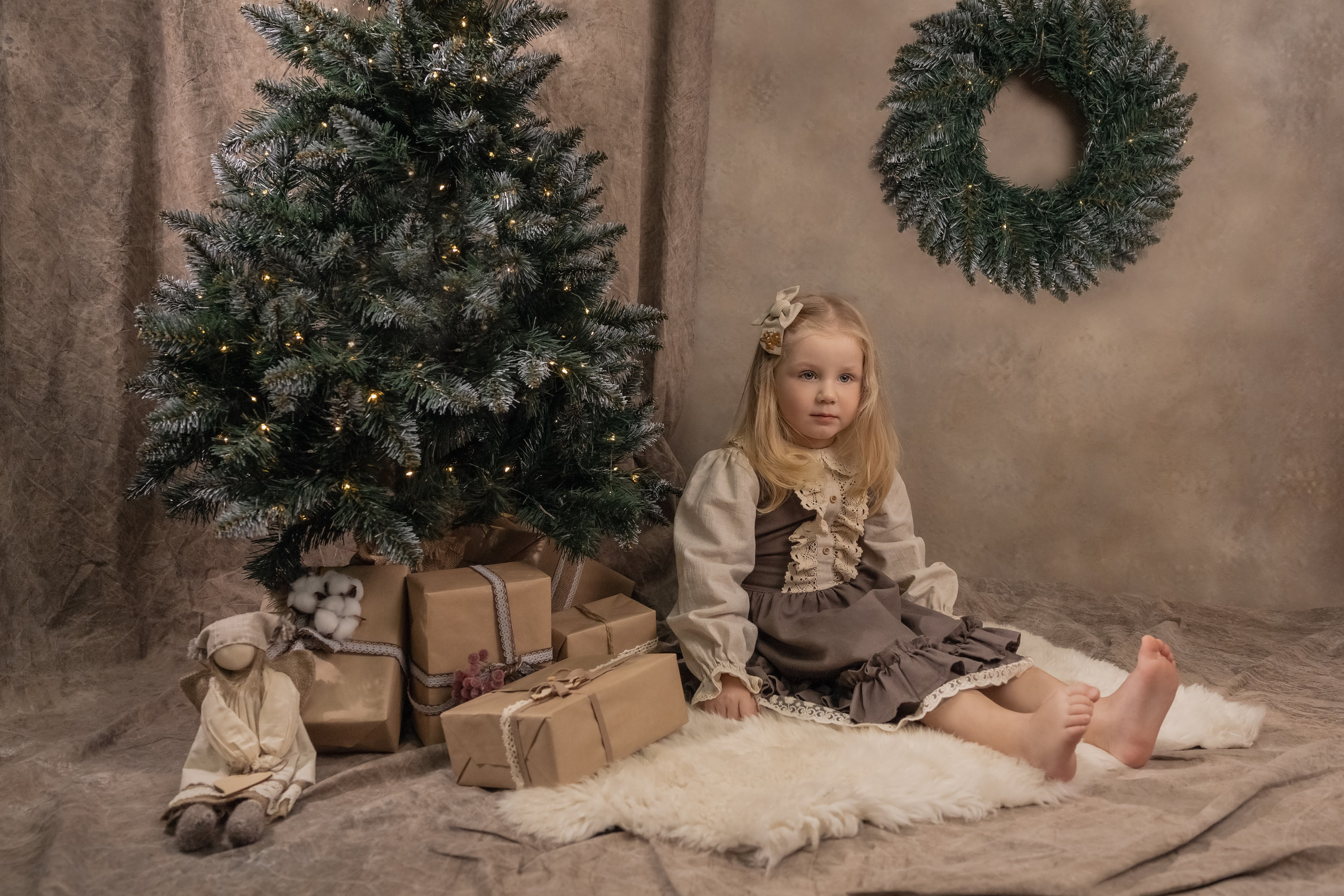 Новогодняя история маленькой Олечки. Семейный и детский фотограф Леонова Анна