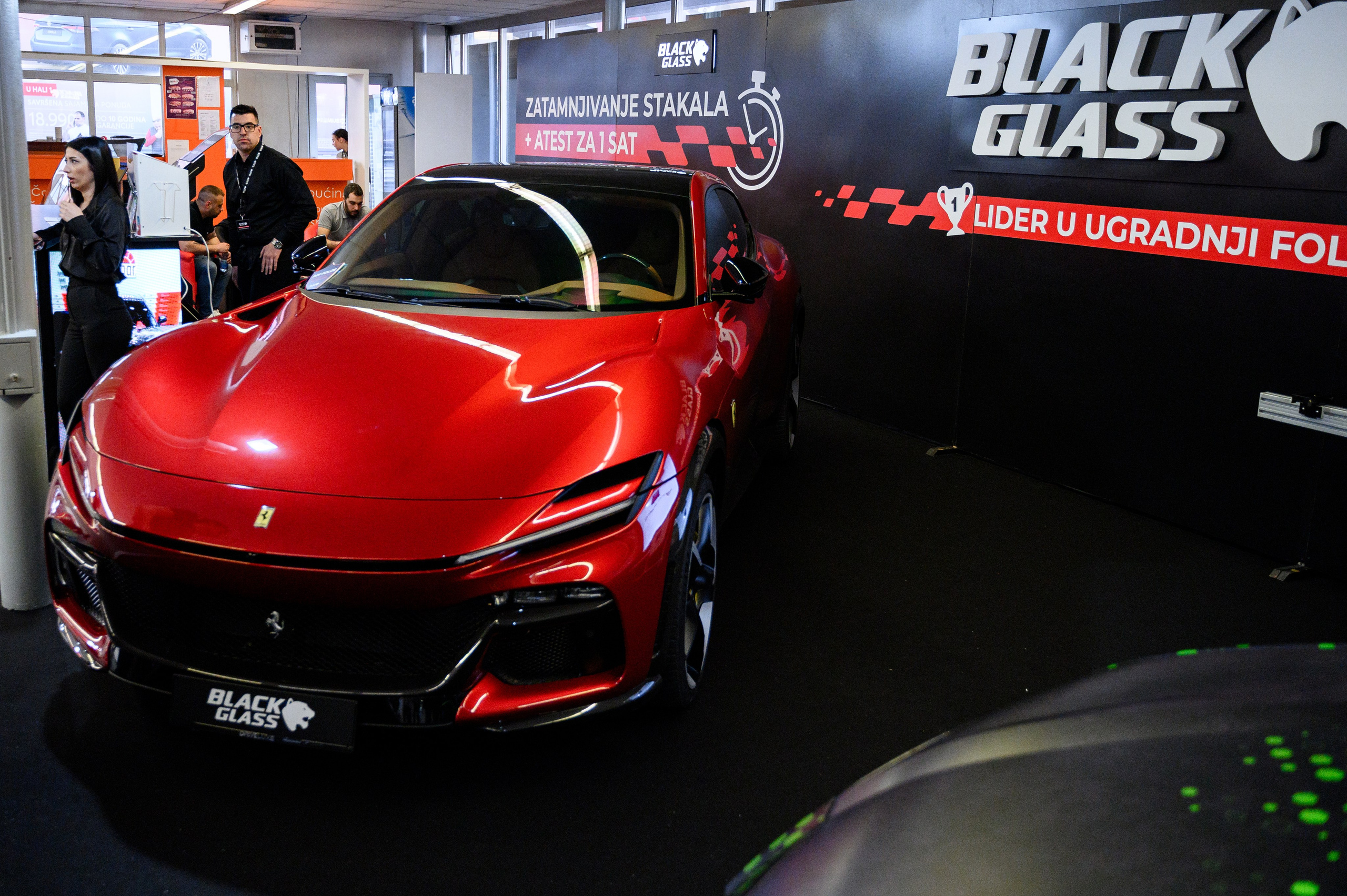 56-й Международный автосалон в Белграде. Елена Чеснокова спортивный фотограф во Владимире и Белграде