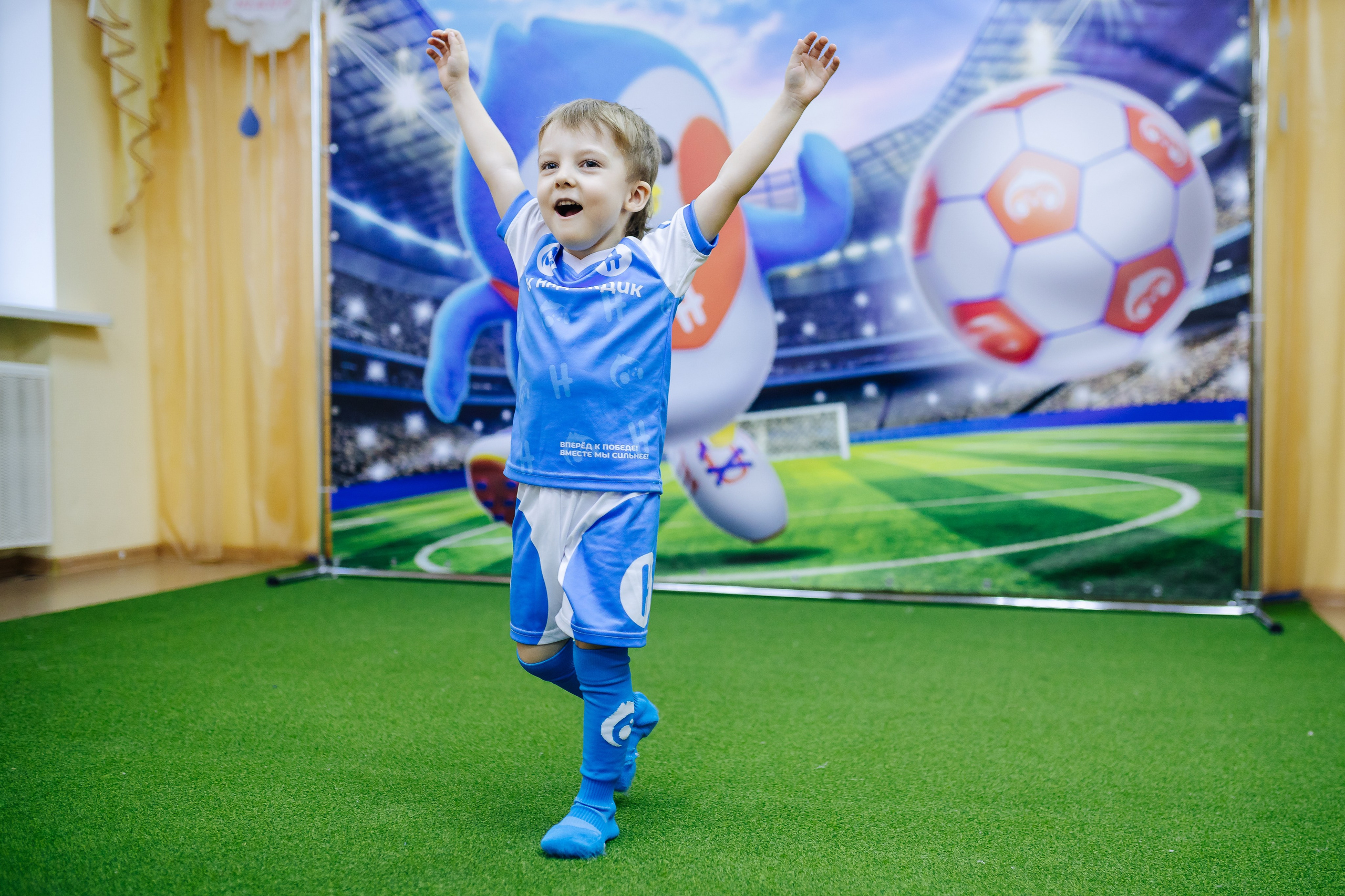 Фотосессия с кубком в детских садах г. Магнитогорска. Денис Прохоров Фотограф в г. Магнитогорск