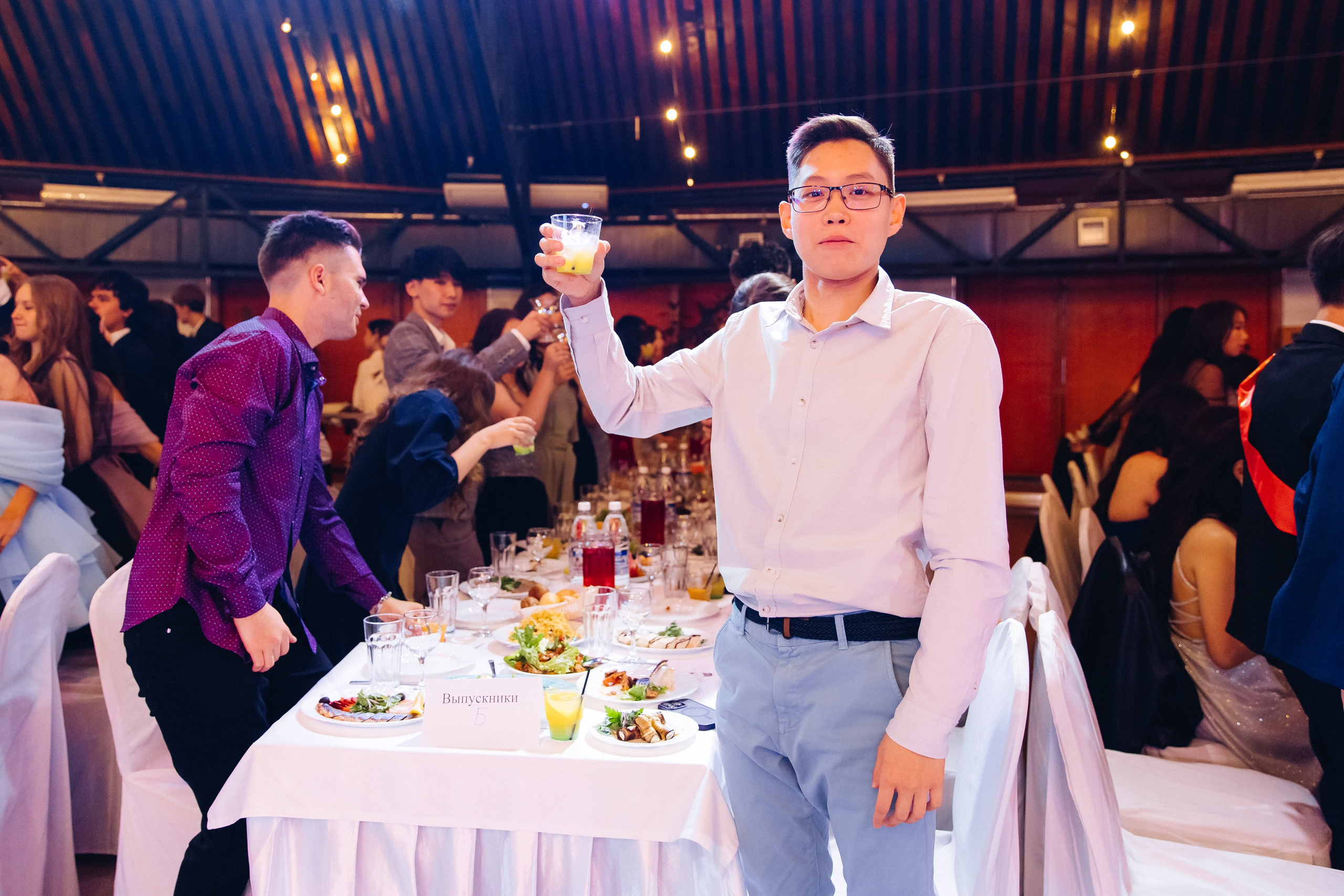 Выпускной вечер. 49 школа. Баран на корове. Свадебный и семейный фотограф в Улан-Удэ